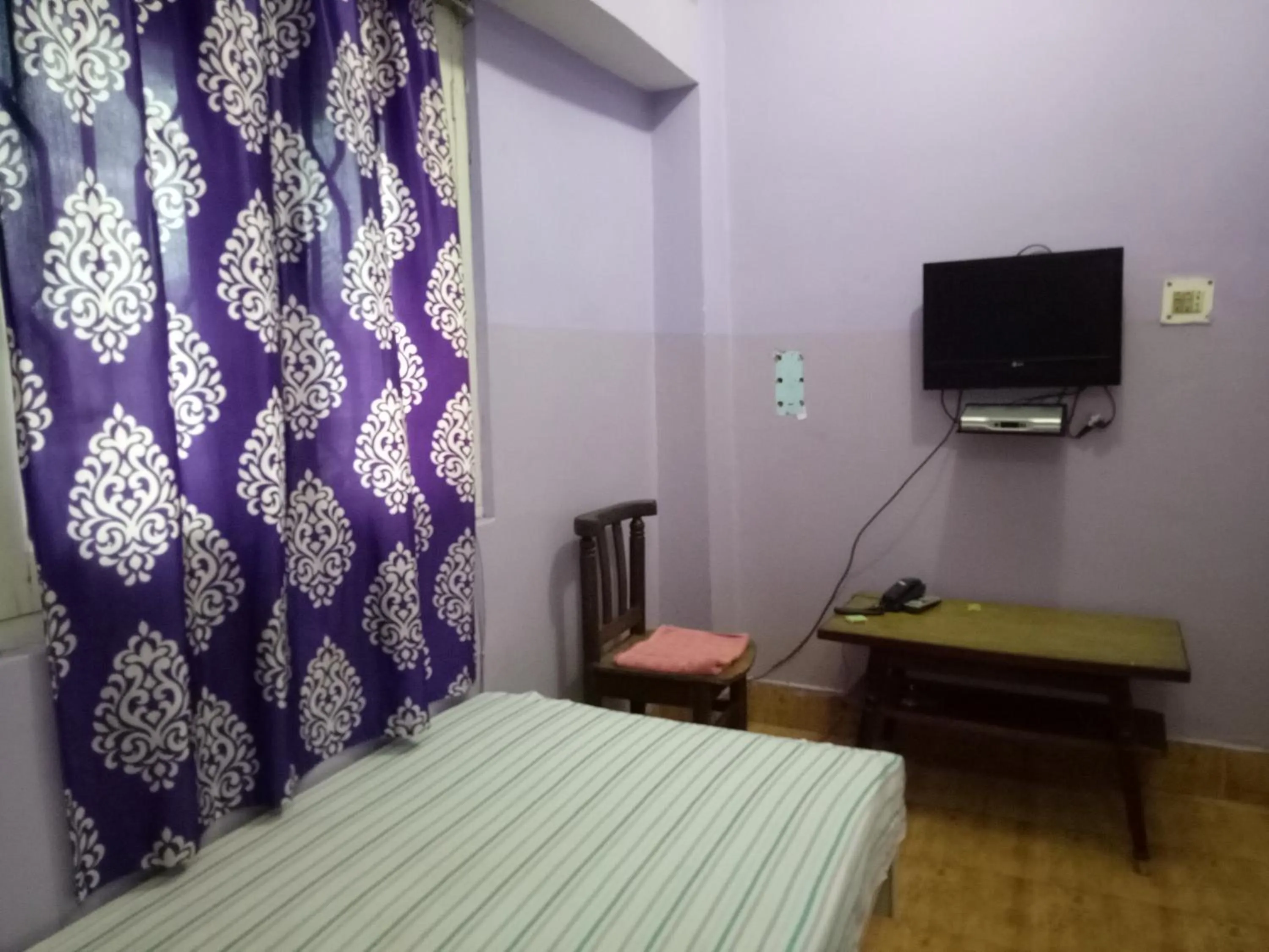 Bed in Hotel Kameng