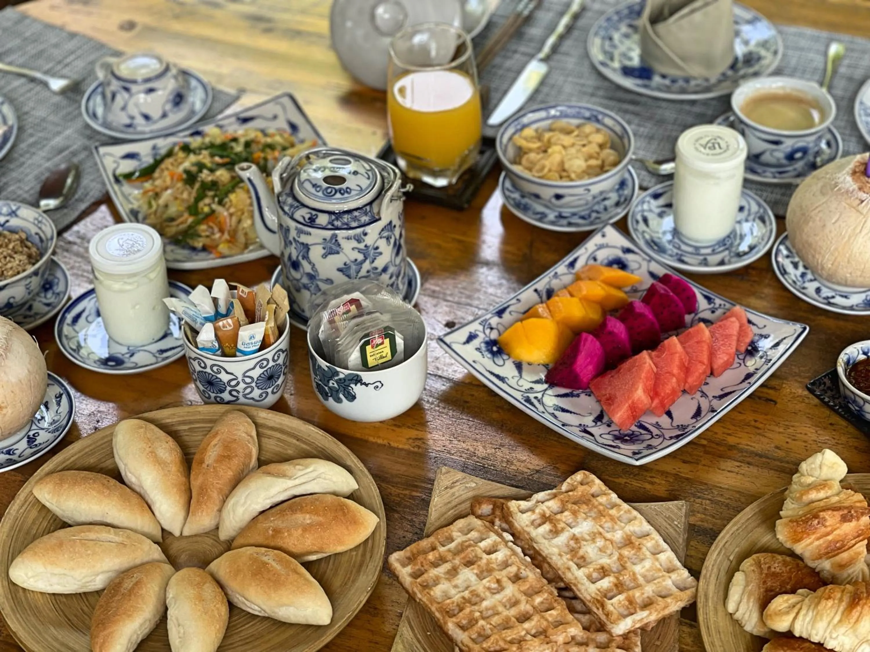 Breakfast in La Palmeraie D'angkor