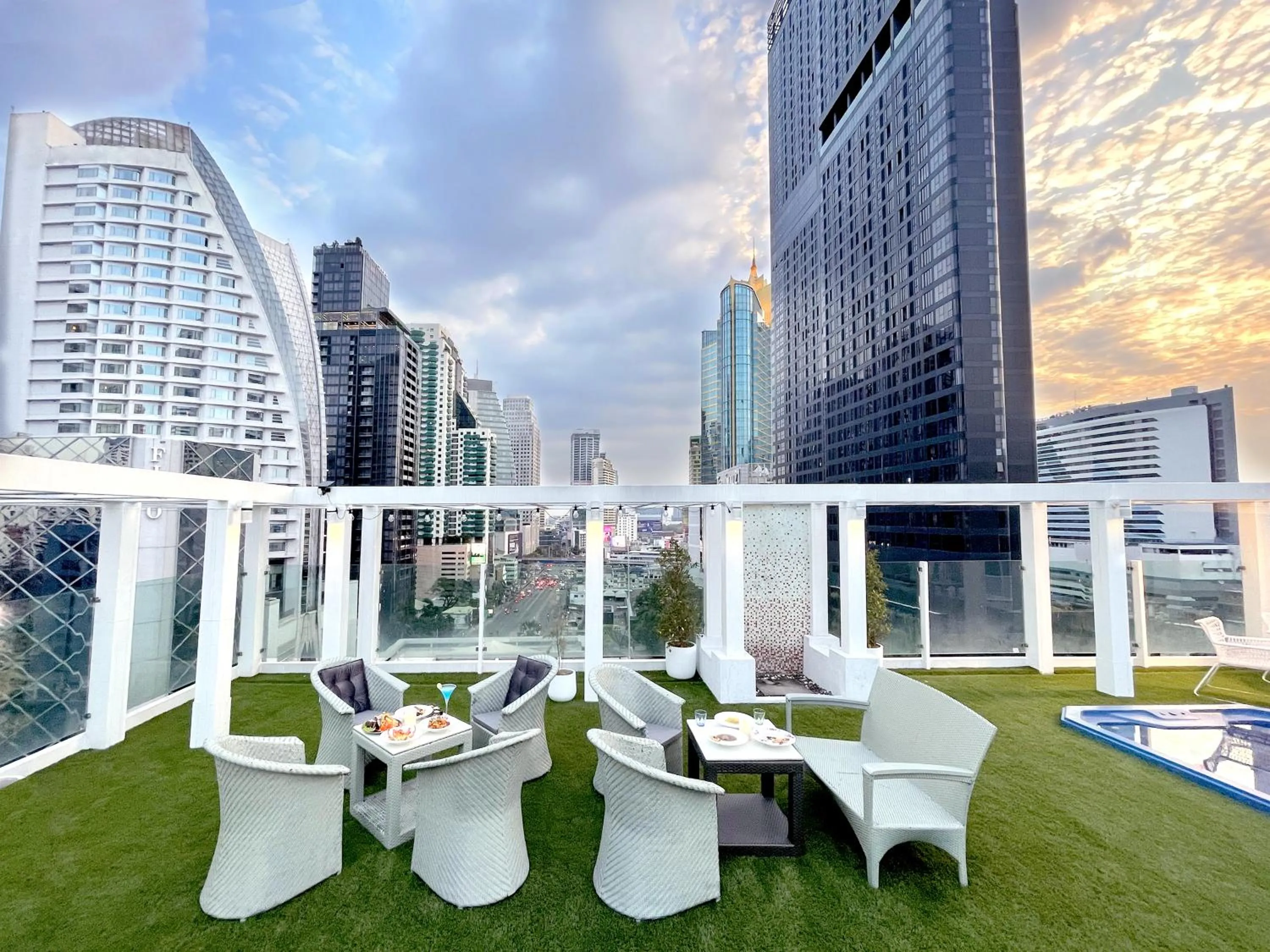 Seating area in FuramaXclusive Asoke, Bangkok