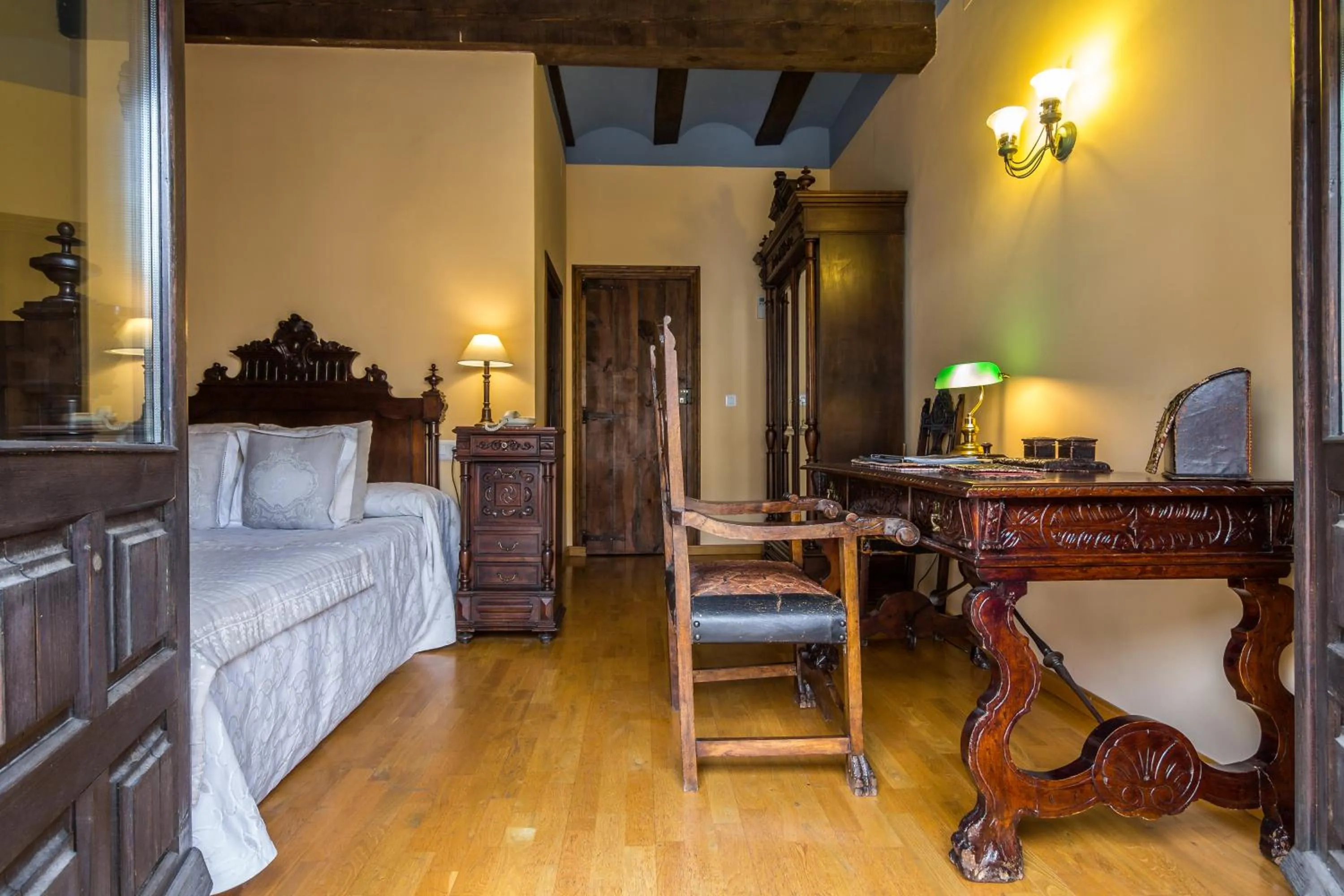 Bed in Hotel Los Leones - Adults Only