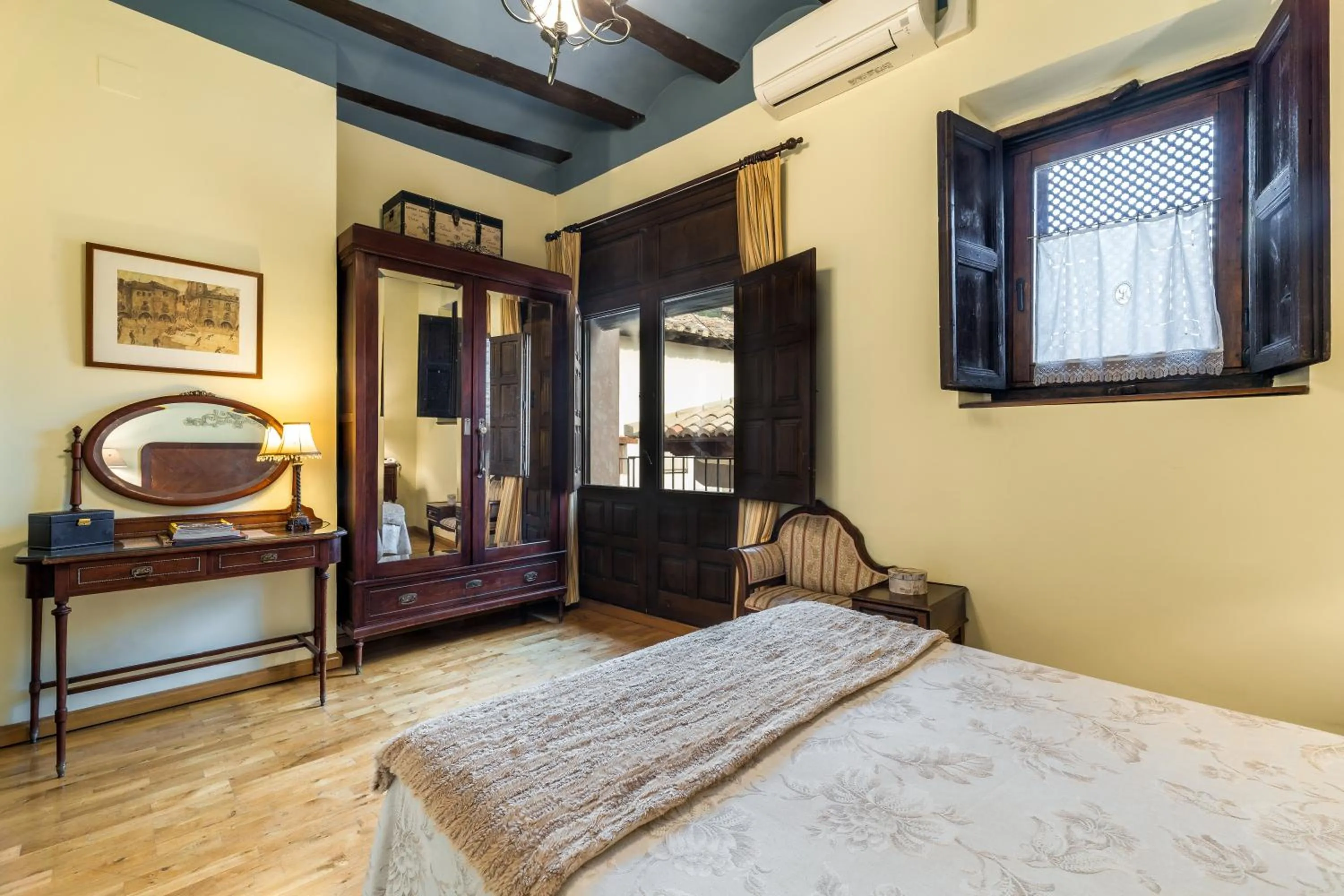 Bed in Hotel Los Leones - Adults Only