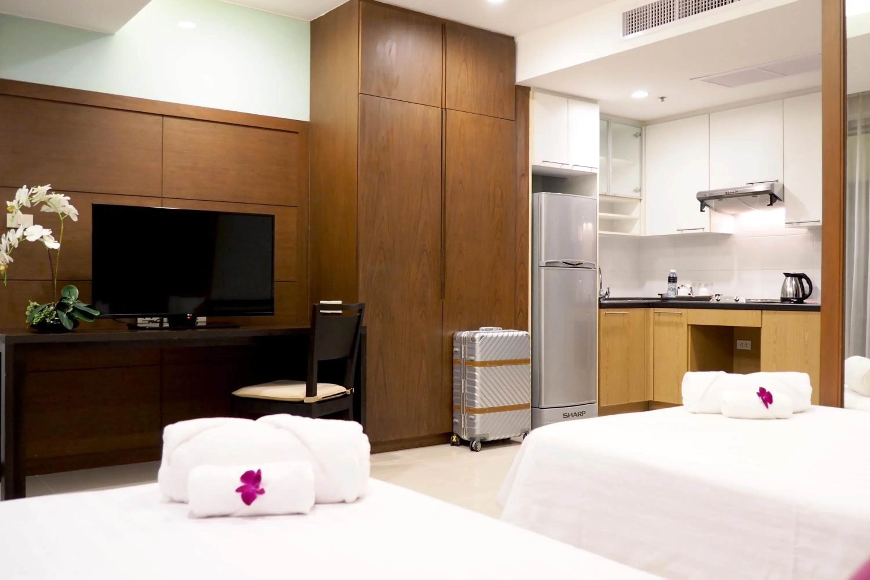 Photo of the whole room, Bed in FuramaXclusive Sathorn, Bangkok