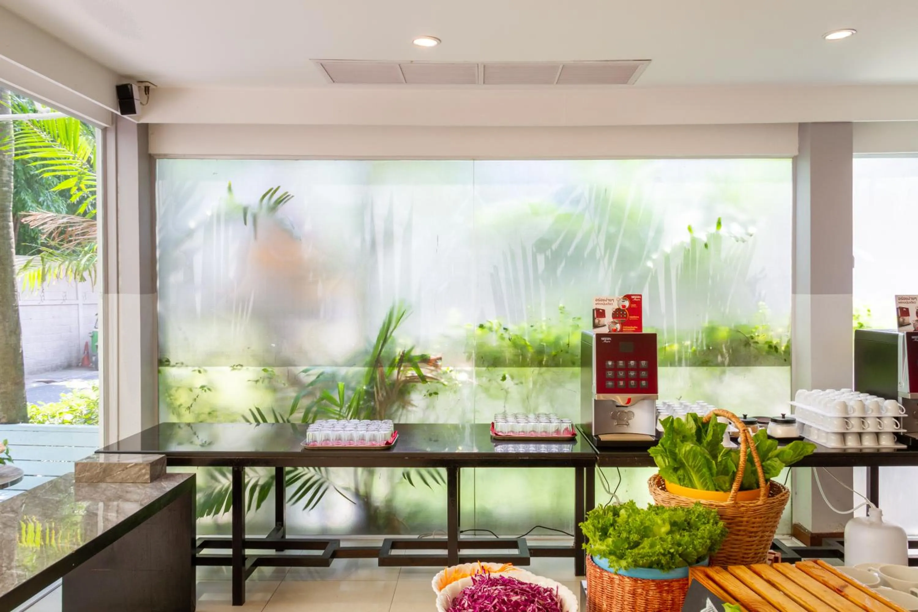 Restaurant/places to eat in FuramaXclusive Sathorn, Bangkok