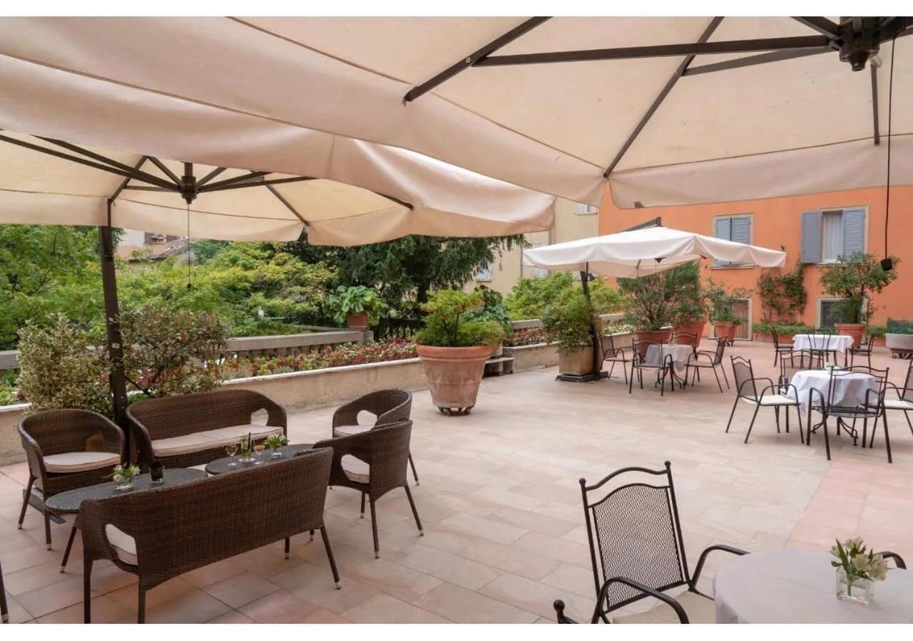 Patio in Phi Hotel Canalgrande