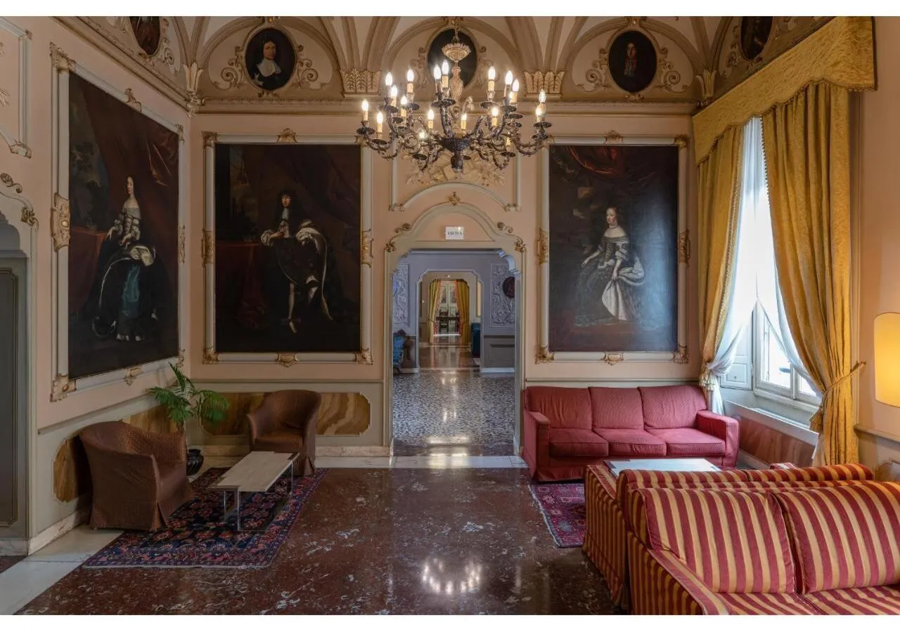 Lobby or reception in Phi Hotel Canalgrande