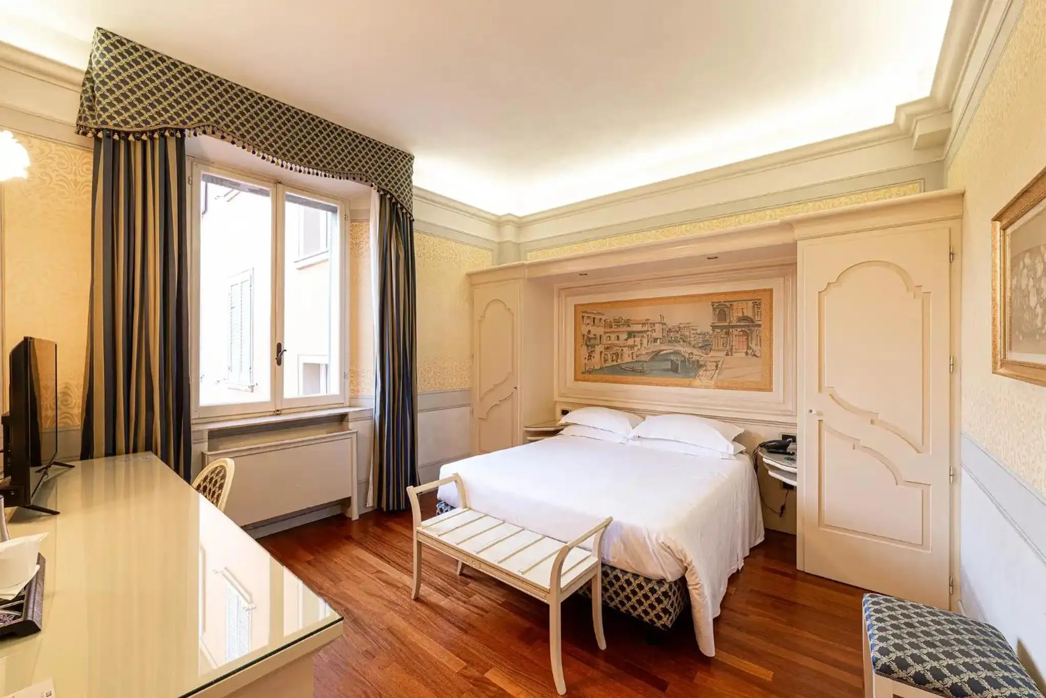 Bed in Phi Hotel Canalgrande