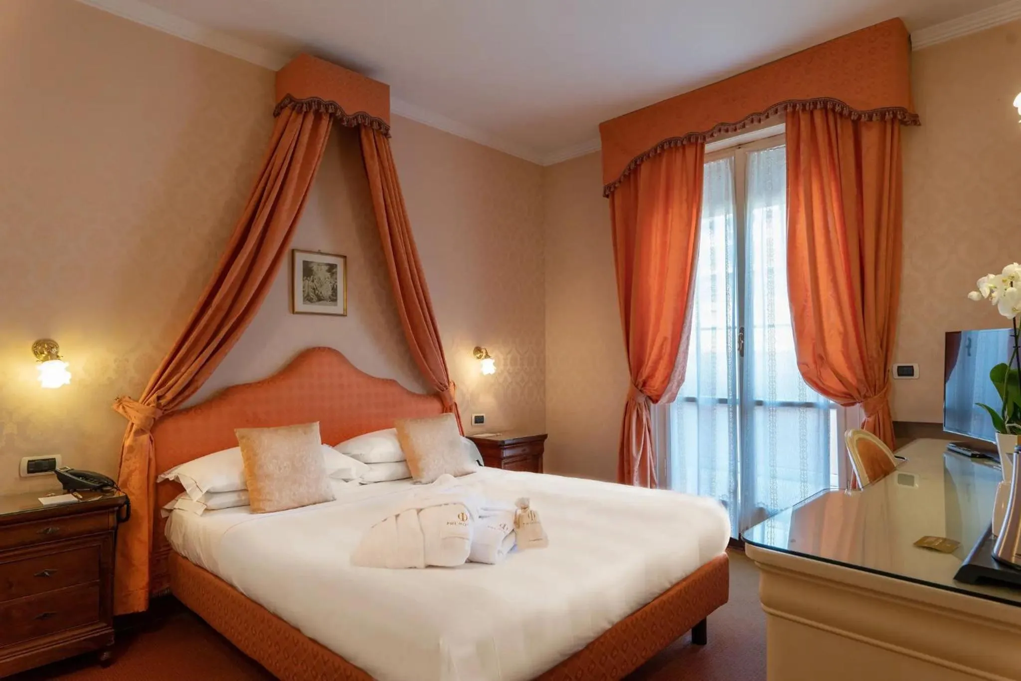 Bedroom, Bed in Phi Hotel Canalgrande