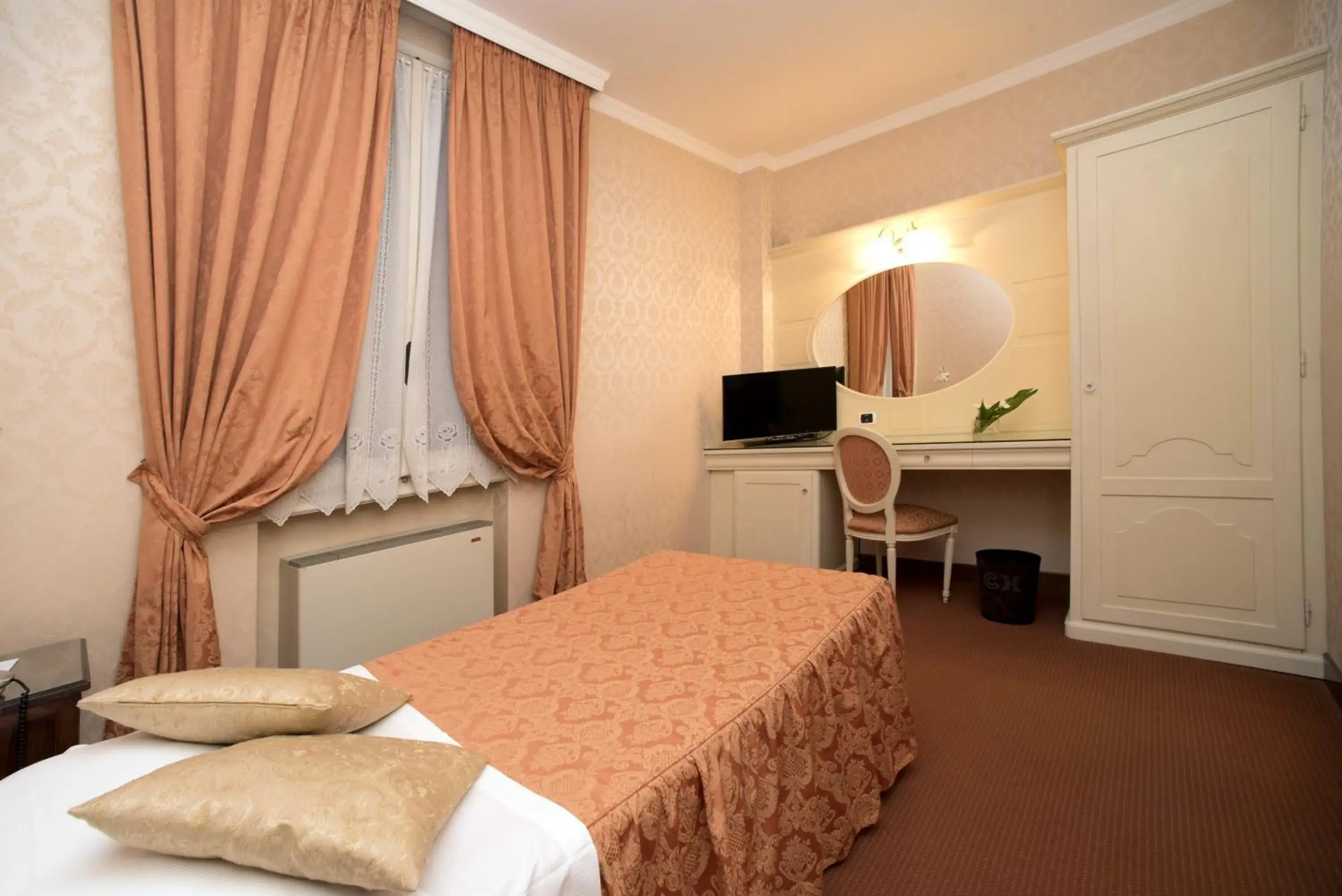 Single Room in Phi Hotel Canalgrande Single Room in Phi Hotel Canalgrande