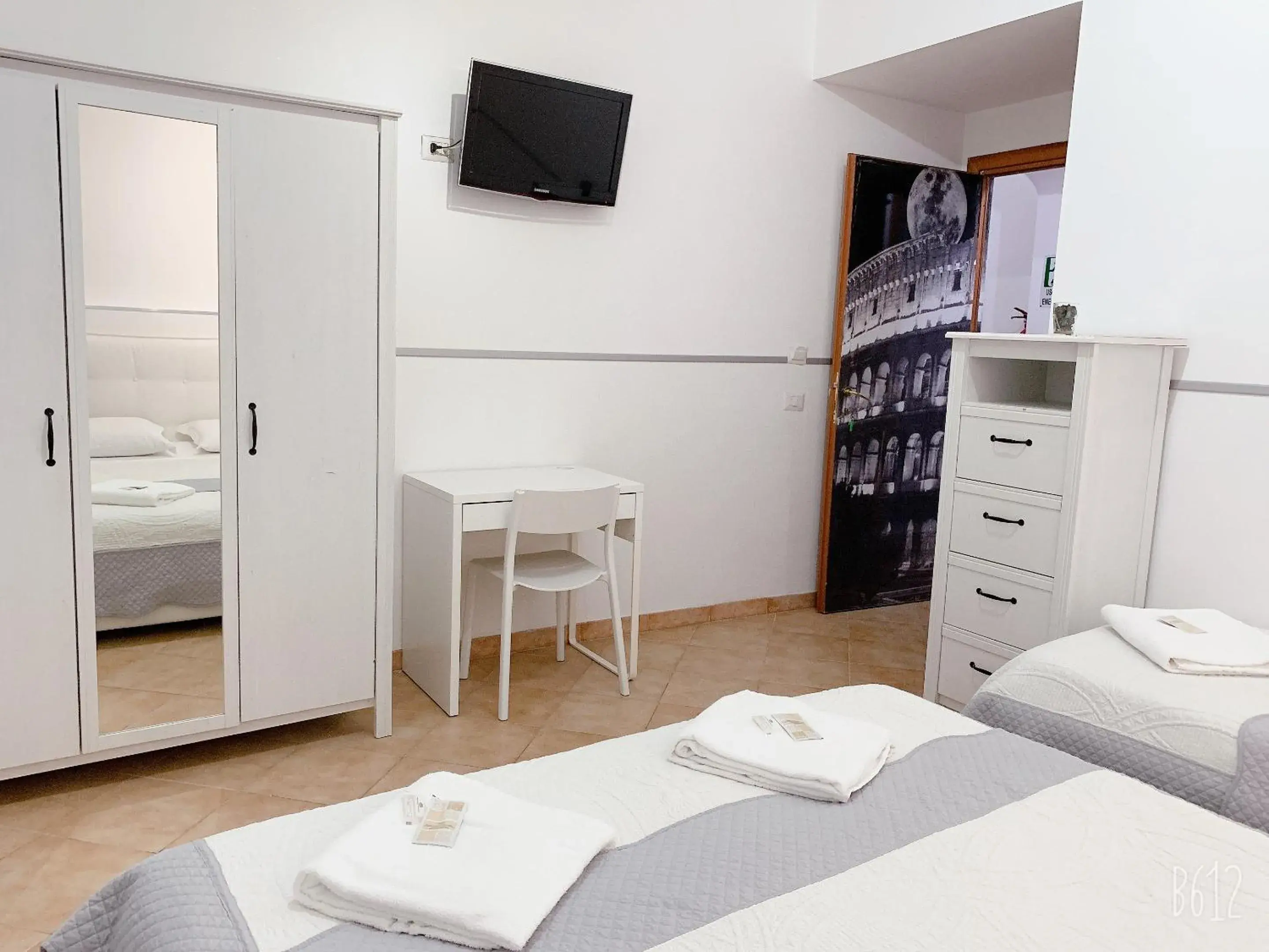 Triple Room with Private Bathroom in Golden Ratio Triple Room with Private Bathroom in Golden Ratio
