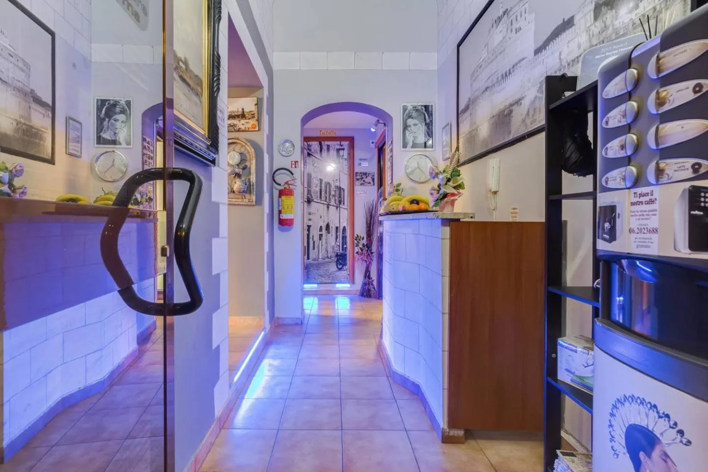 Coffee/tea facilities in Golden Ratio