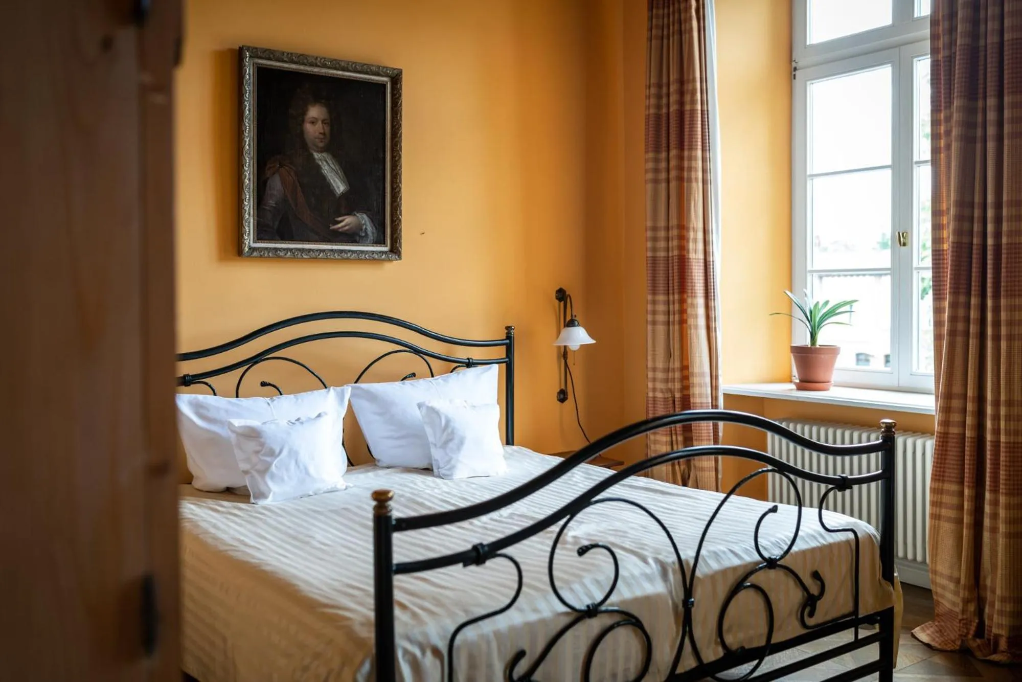 Photo of the whole room, Bed in Romantik Hotel Gutshaus Ludorf