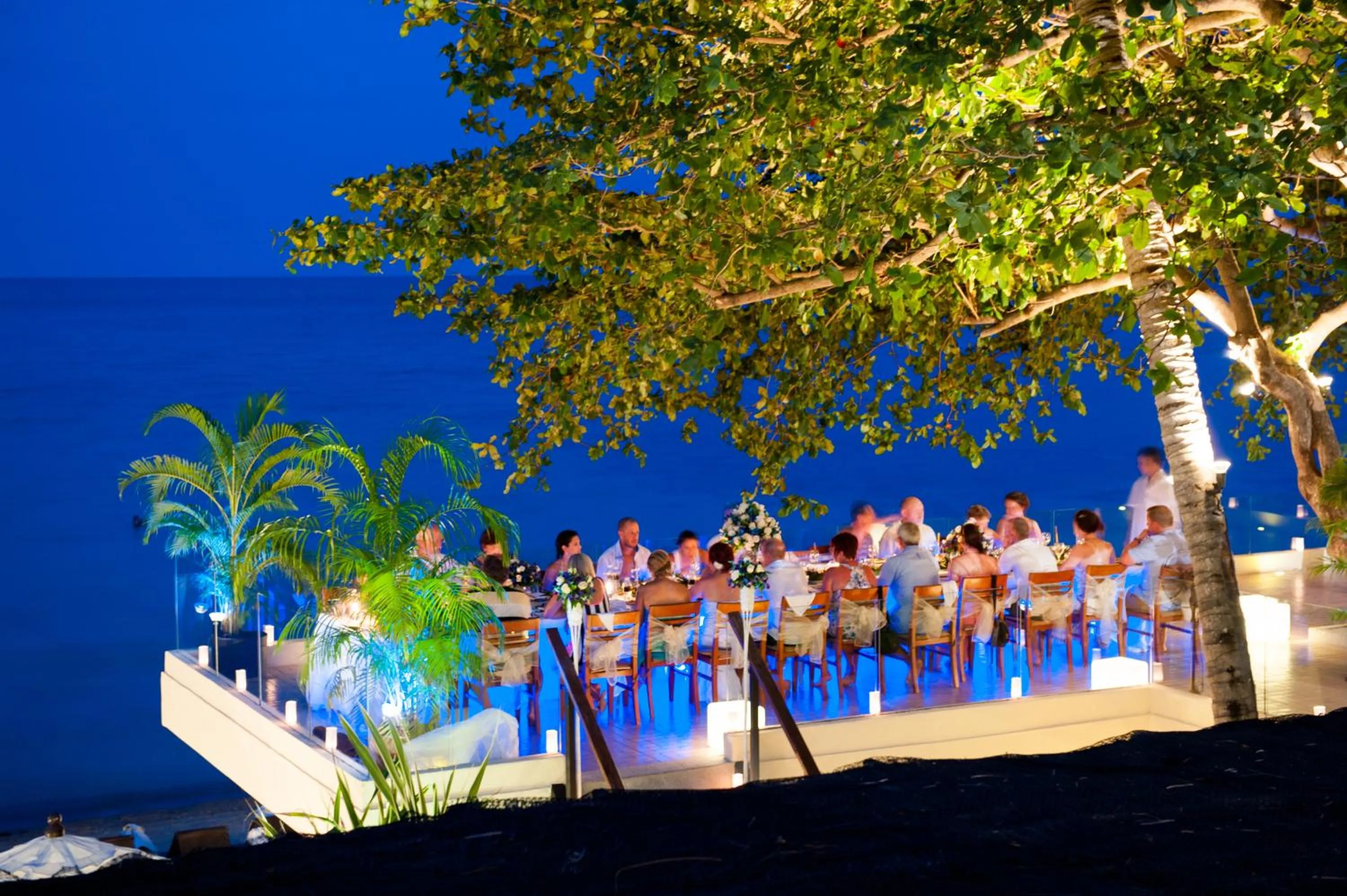 Restaurant/places to eat in Impiana Beachfront Resort Chaweng Noi, Koh Samui