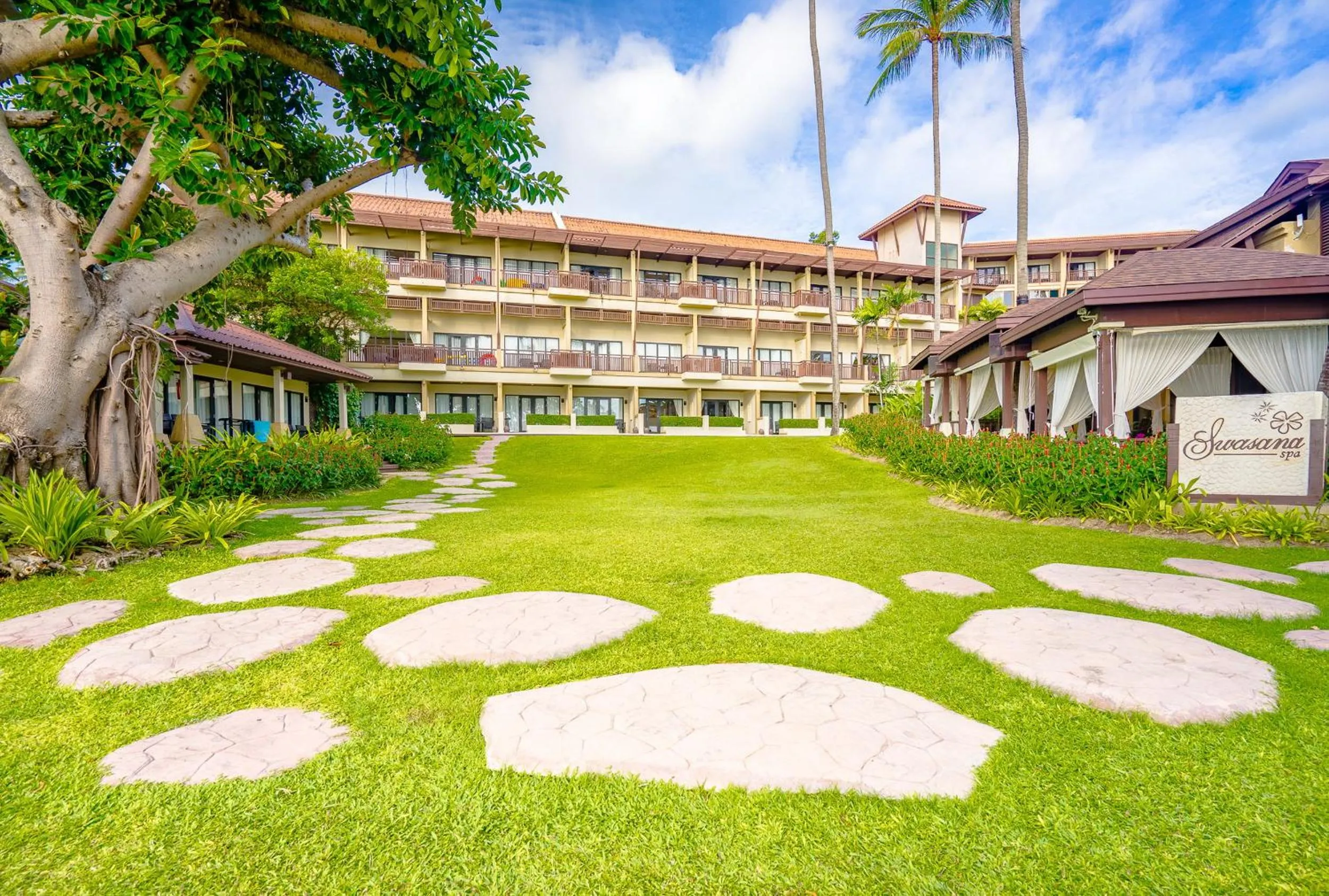 Property building in Impiana Beachfront Resort Chaweng Noi, Koh Samui