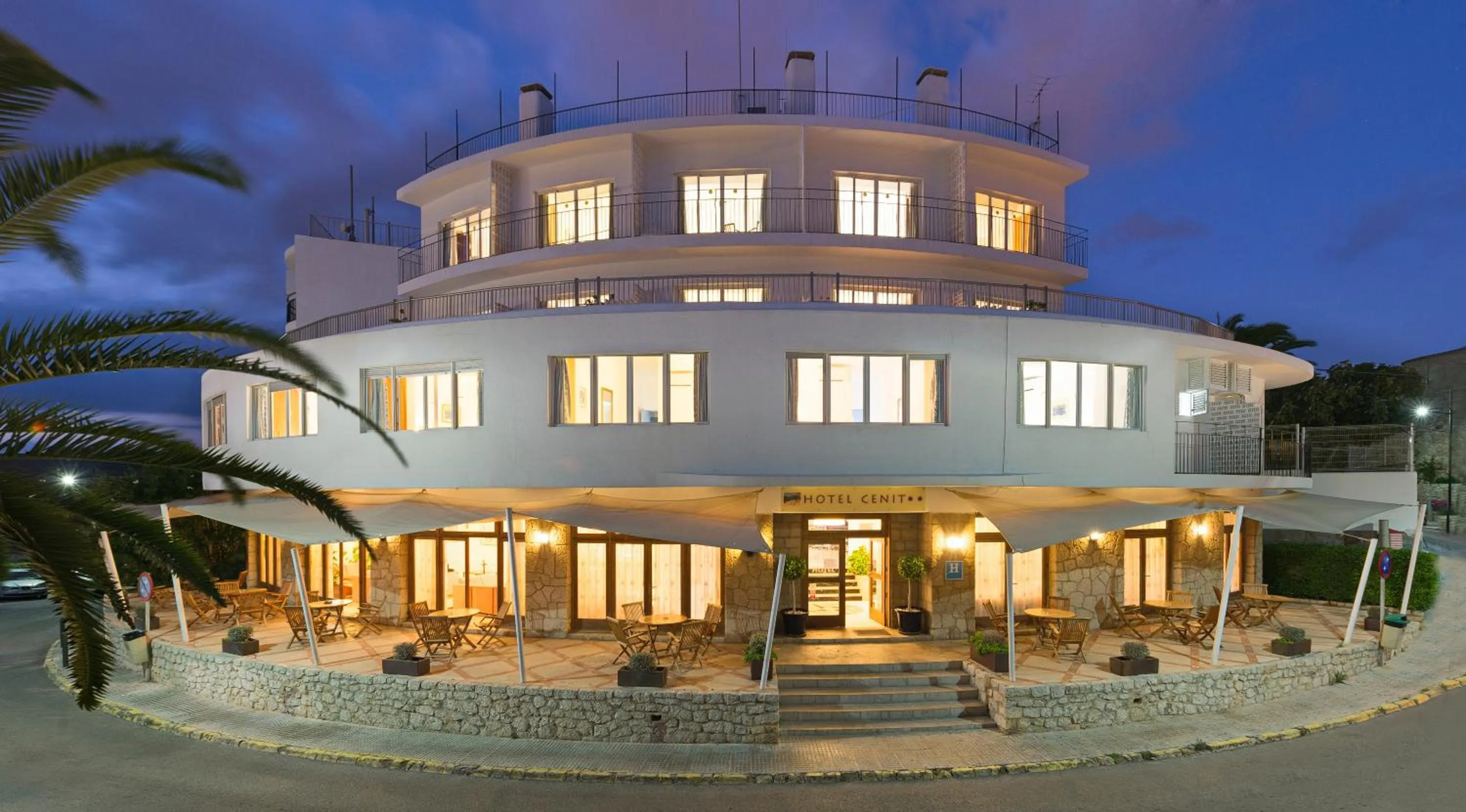 Facade/entrance in Hotel Cenit & Apts Sol y Viento