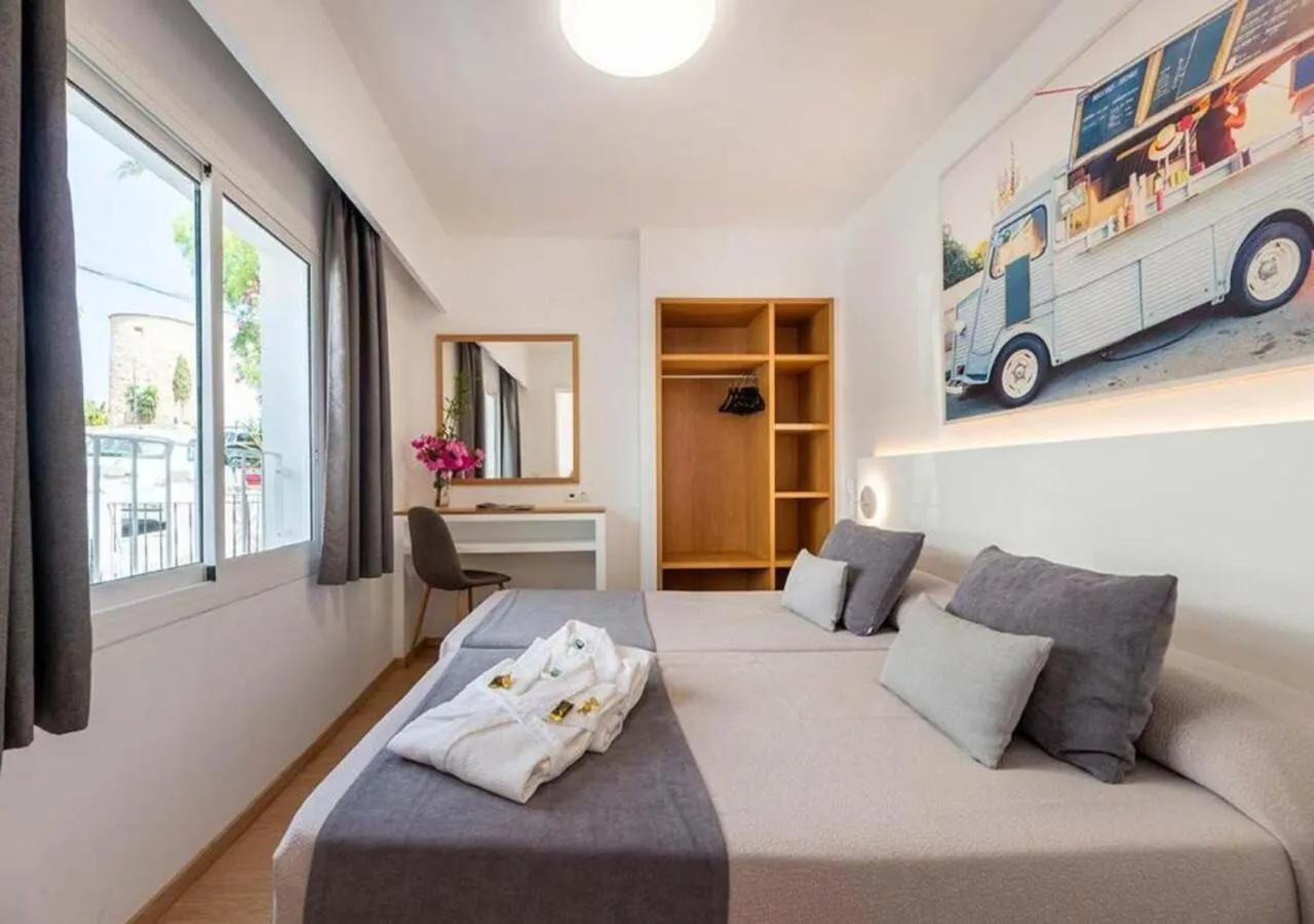 Bed in Hotel Cenit & Apts Sol y Viento