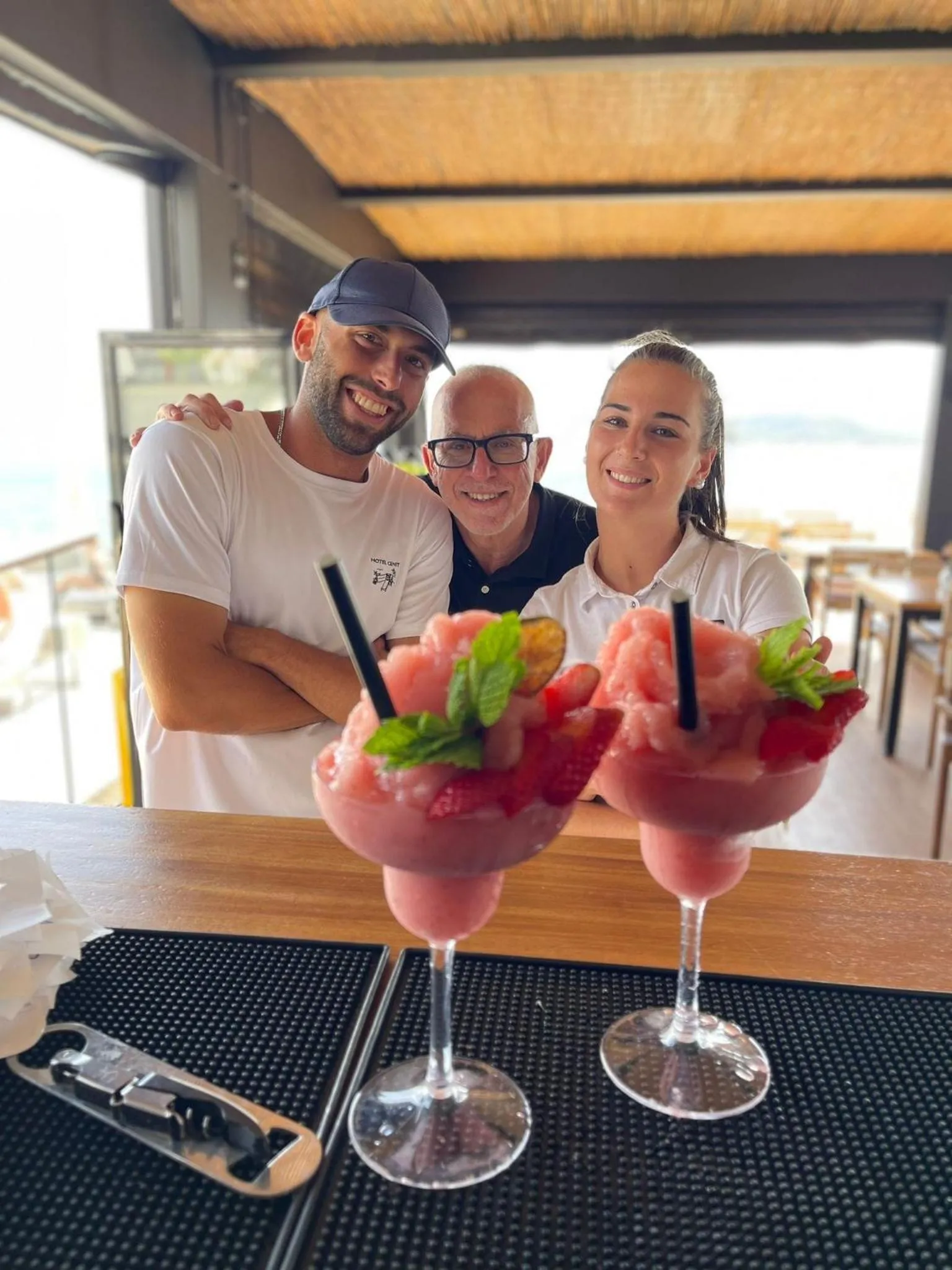 Food and drinks in Hotel Cenit & Apts Sol y Viento