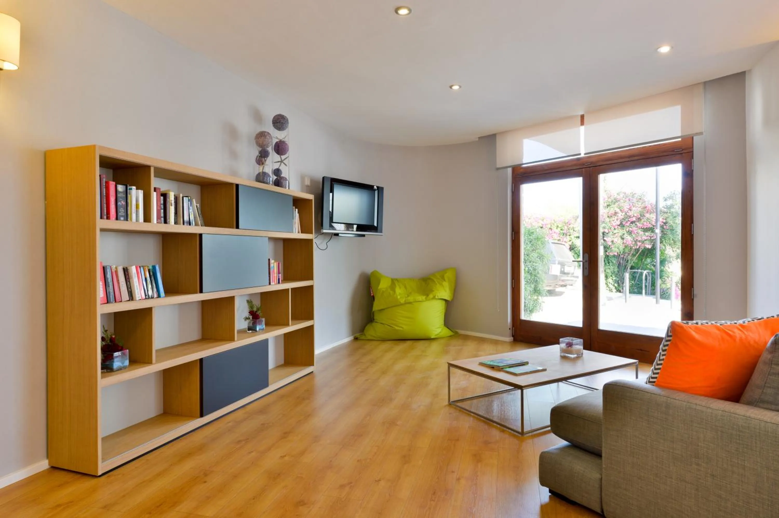 Property building in Hotel Cenit & Apts Sol y Viento