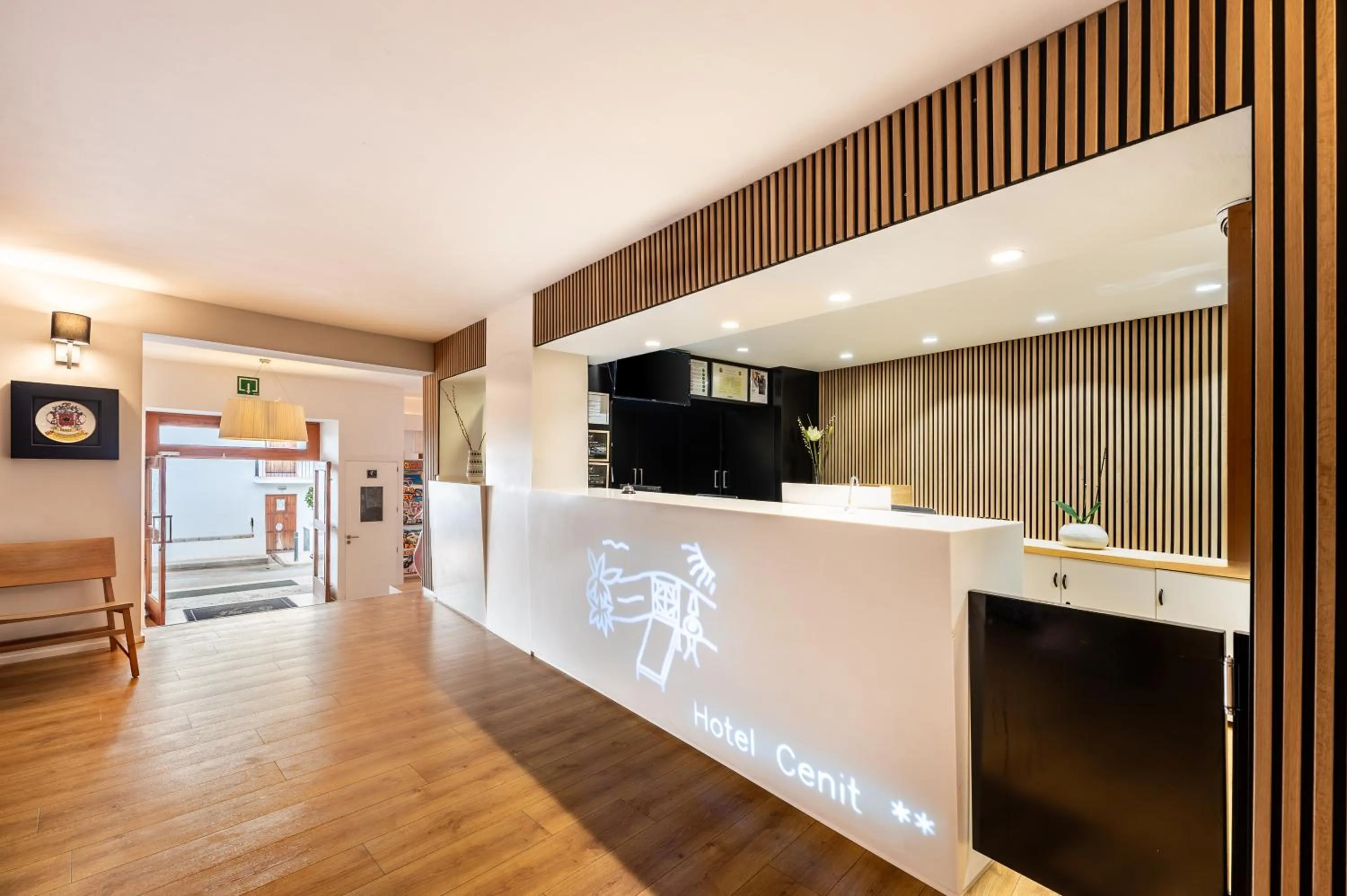 Property logo or sign in Hotel Cenit & Apts Sol y Viento