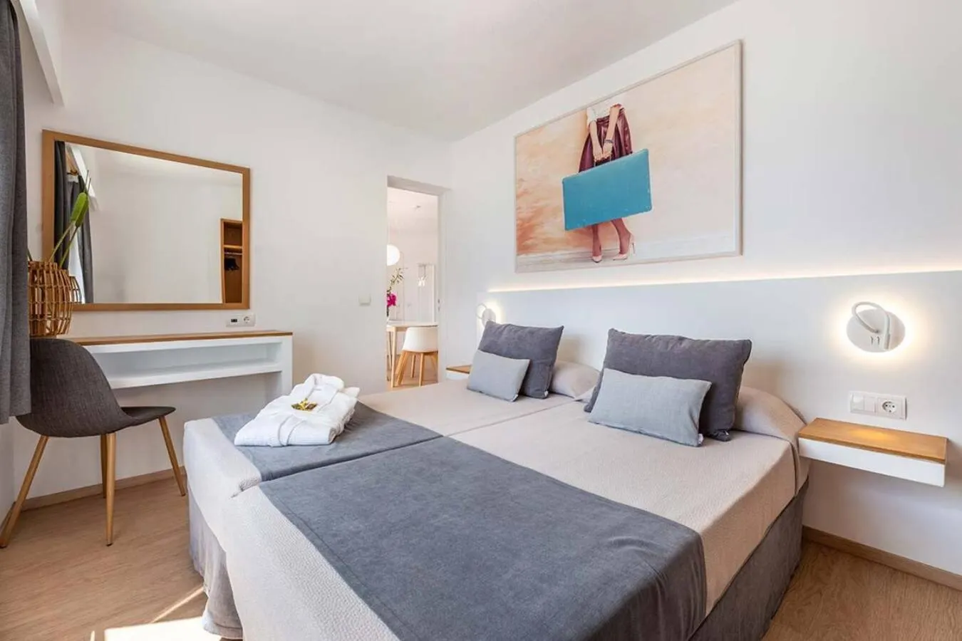 Photo of the whole room, Bed in Hotel Cenit & Apts Sol y Viento