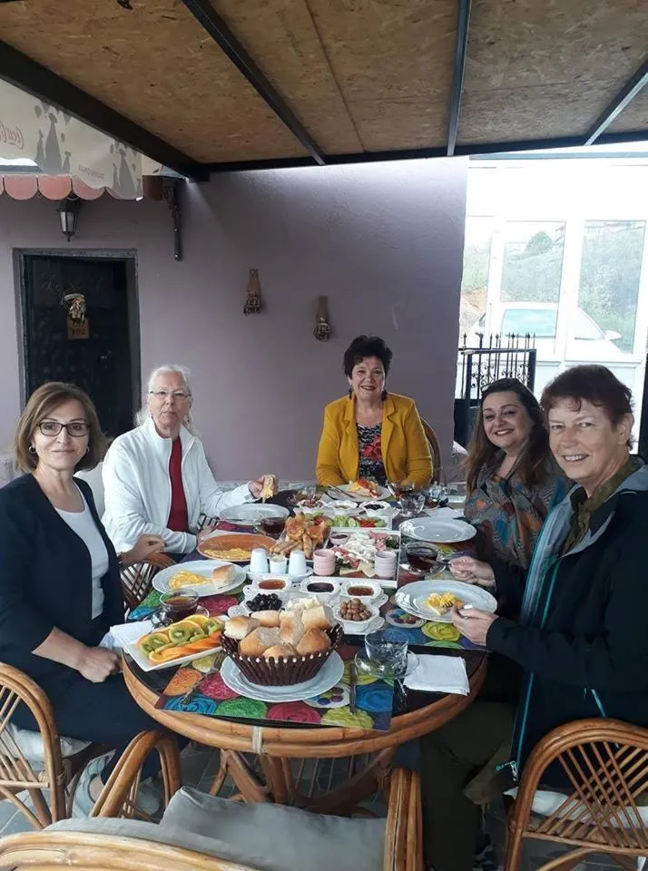 Continental breakfast in Ipekyolu Garden