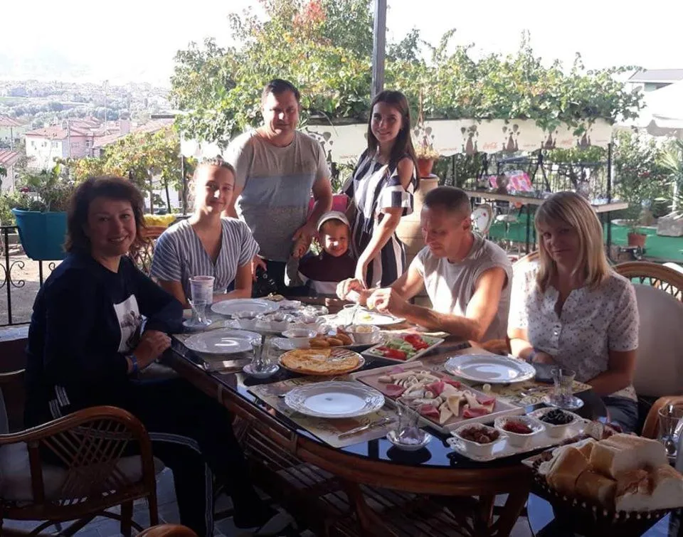 Restaurant/places to eat in Ipekyolu Garden