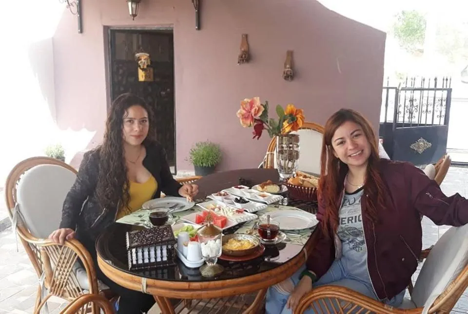 Restaurant/places to eat in Ipekyolu Garden