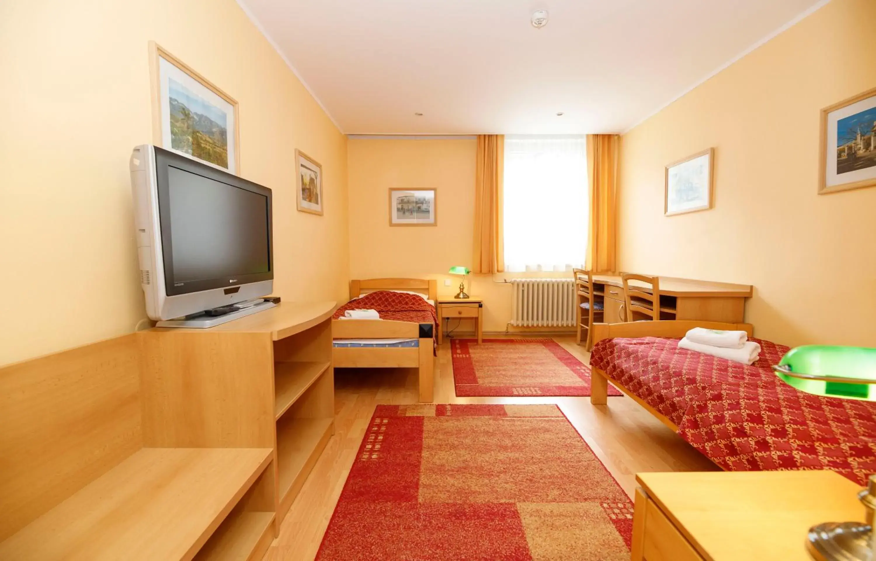 Twin Room - single occupancy in Grand Hotel Twin Room - single occupancy in Grand Hotel