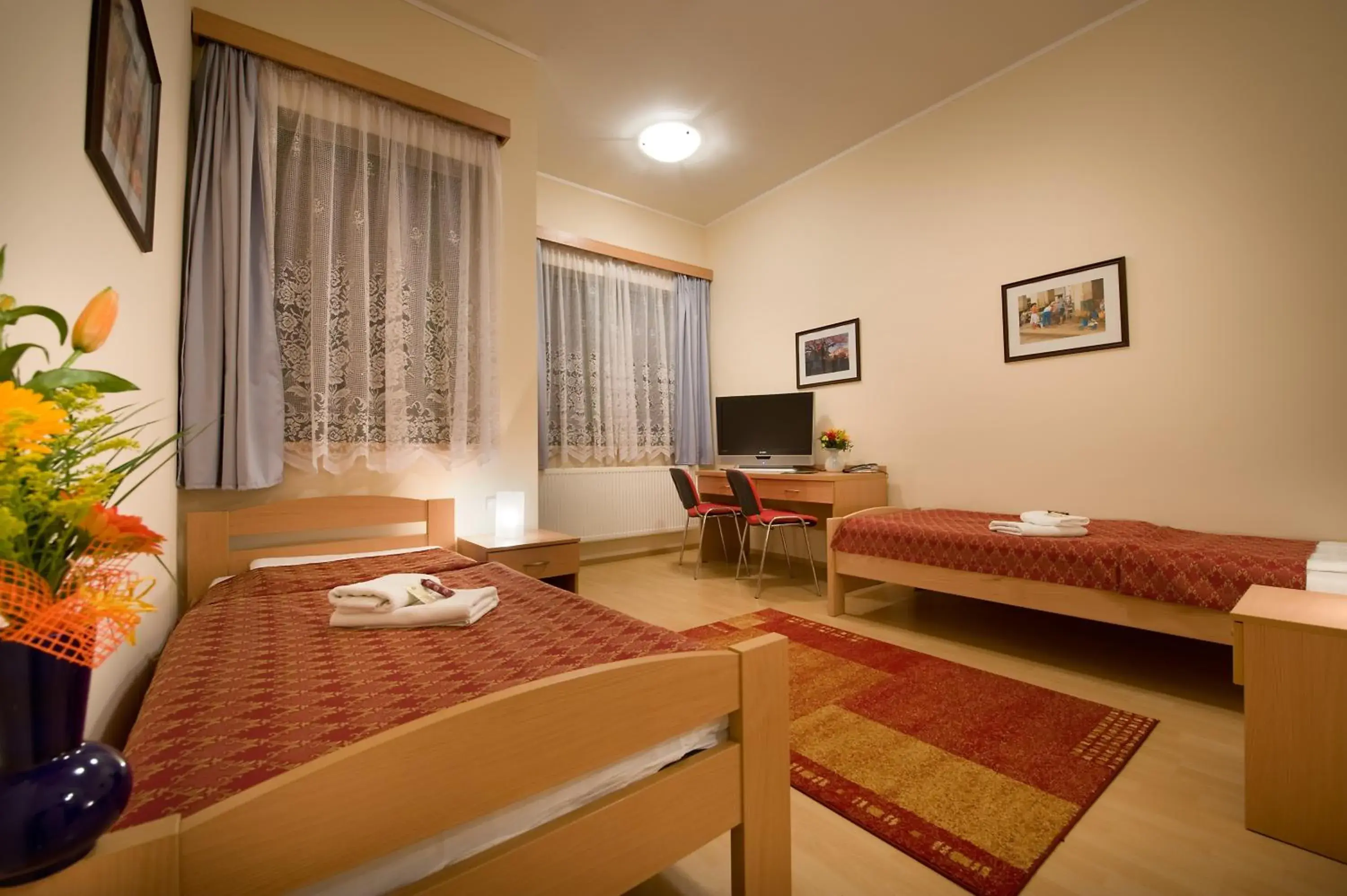 Twin Room - single occupancy in Grand Hotel Twin Room - single occupancy in Grand Hotel