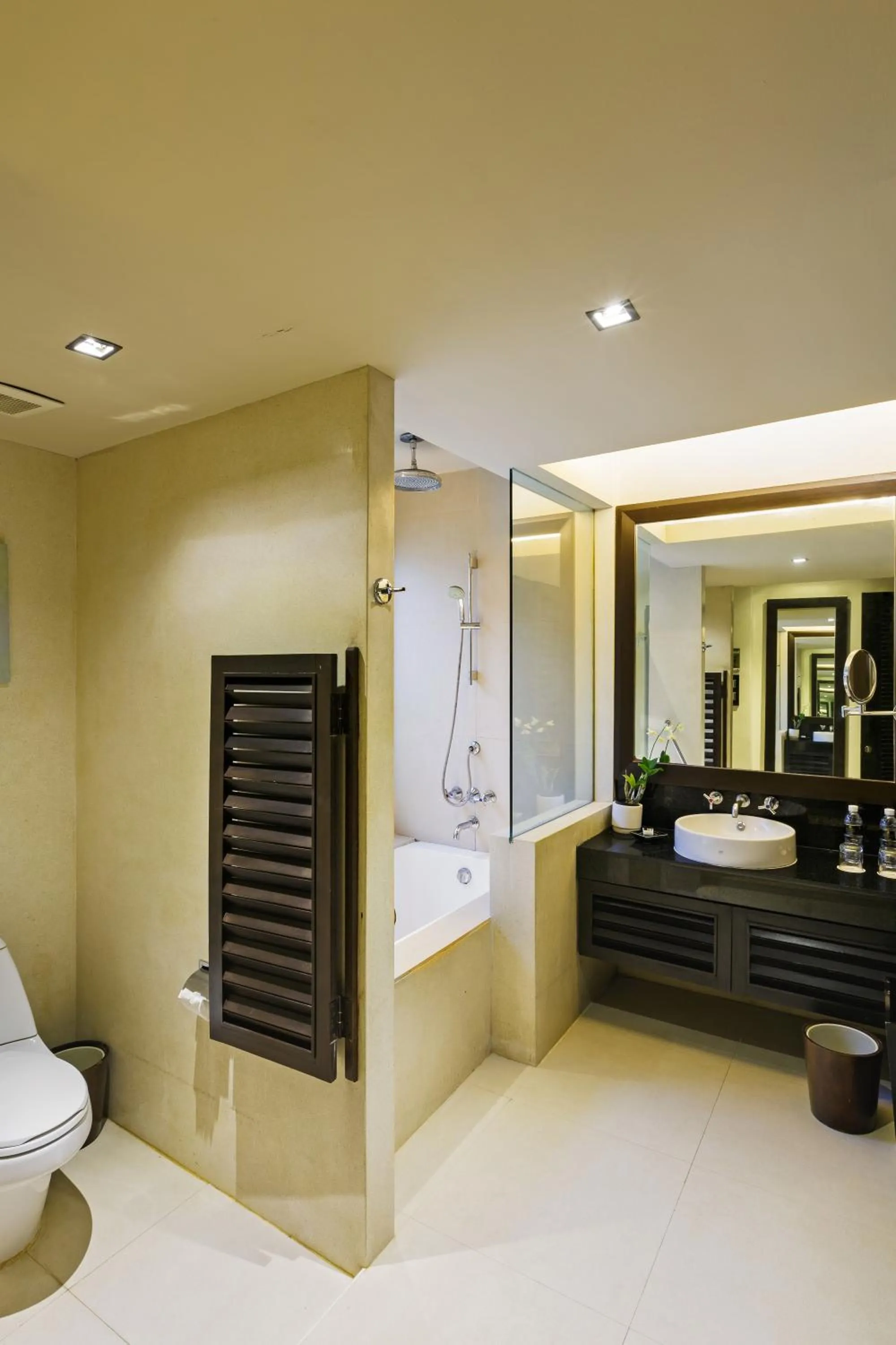 Shower in Impiana Beachfront Resort Patong, Phuket