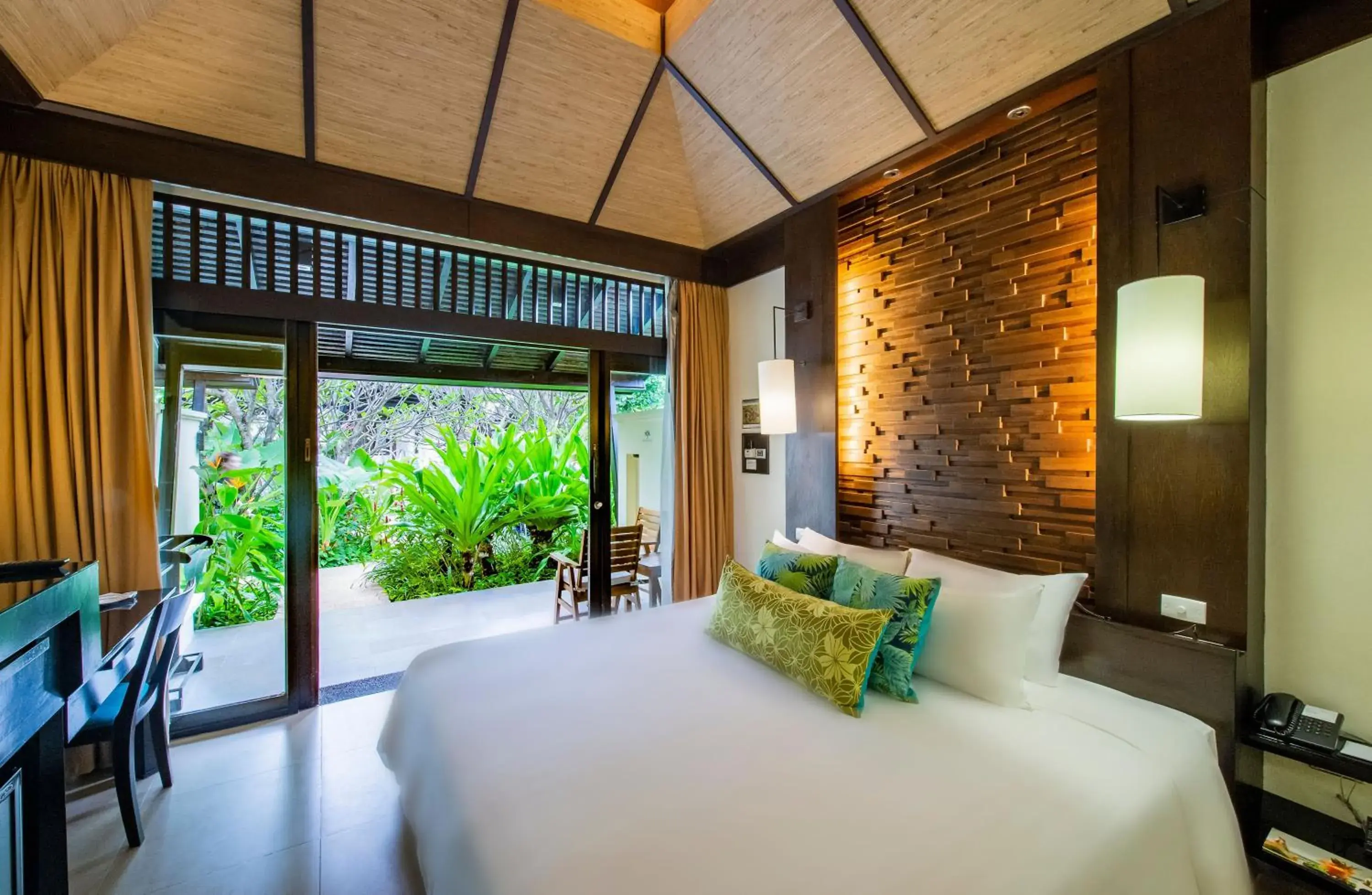 Bed in Impiana Beachfront Resort Patong, Phuket Bed in Impiana Beachfront Resort Patong, Phuket