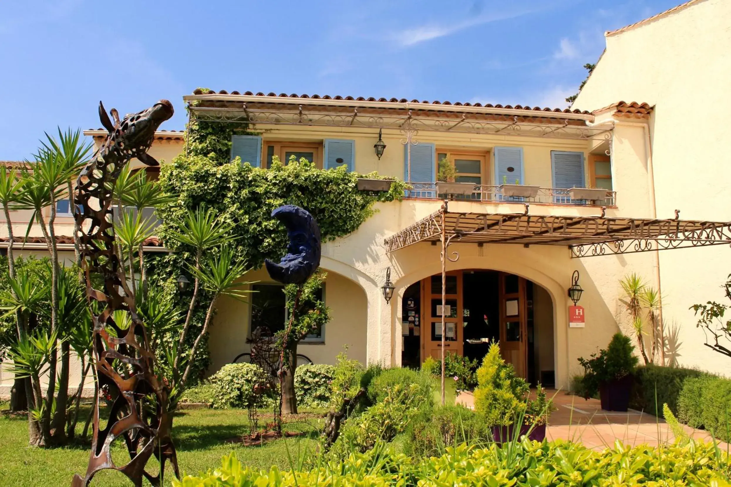 Property building in La Lune De Mougins - Hotel & Spa Property building in La Lune De Mougins - Hotel & Spa