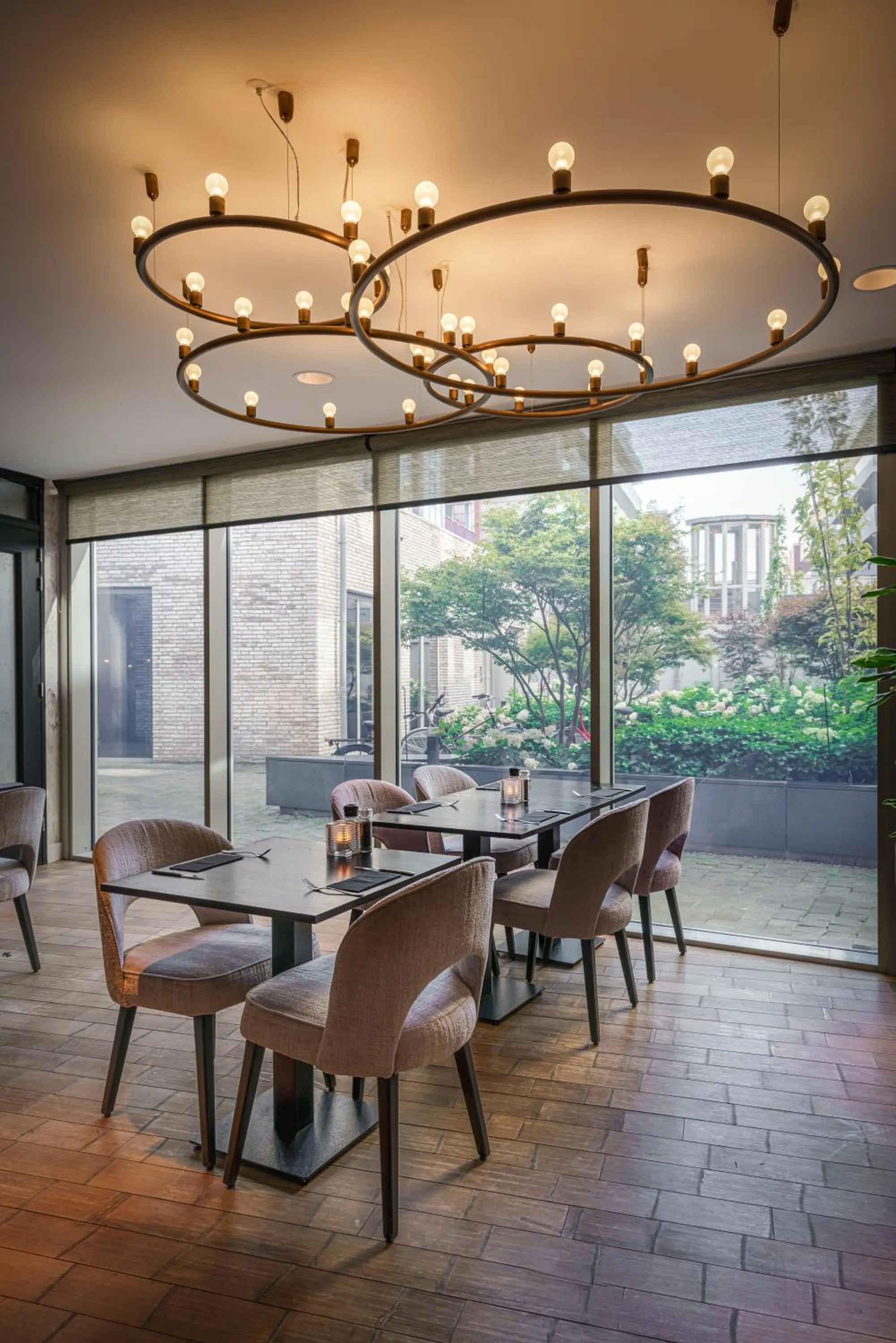 Breakfast in Monet Garden Hotel Amsterdam