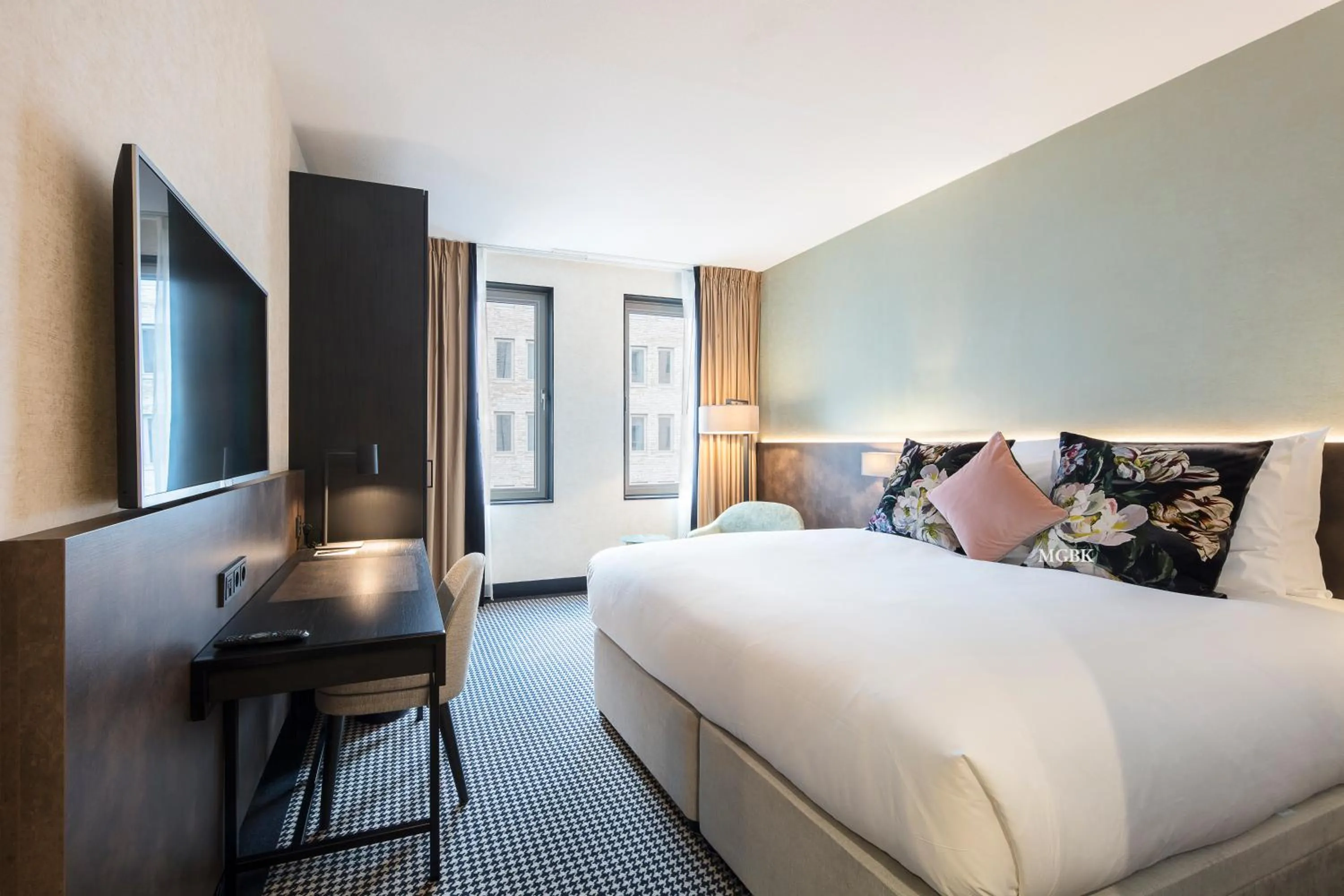 Photo of the whole room, Bed in Monet Garden Hotel Amsterdam