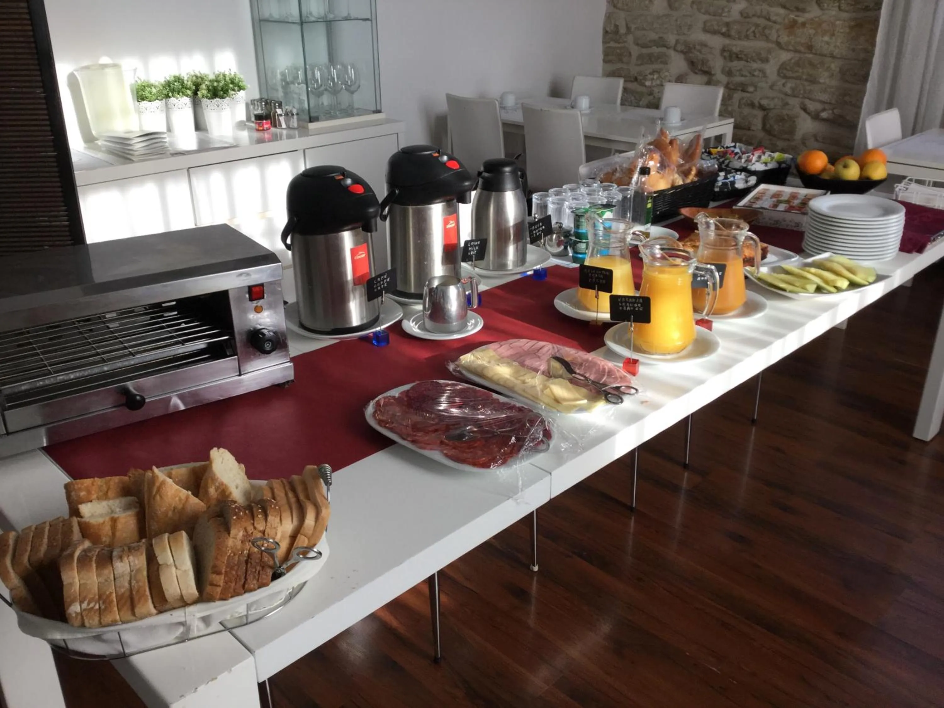 Buffet breakfast in El Palacete del Obispo