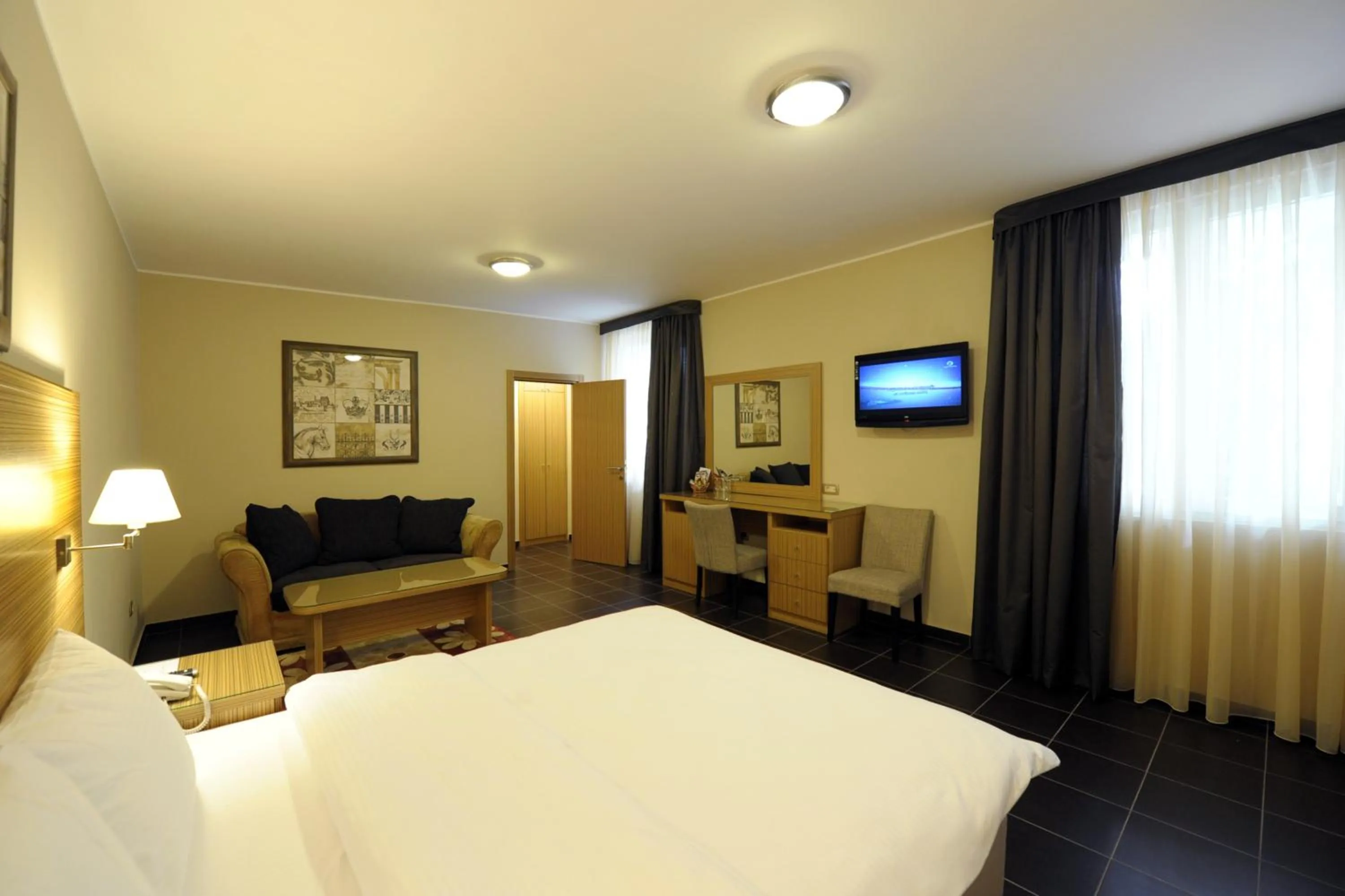 Photo of the whole room, Bed in Hotel 1000 Ruza