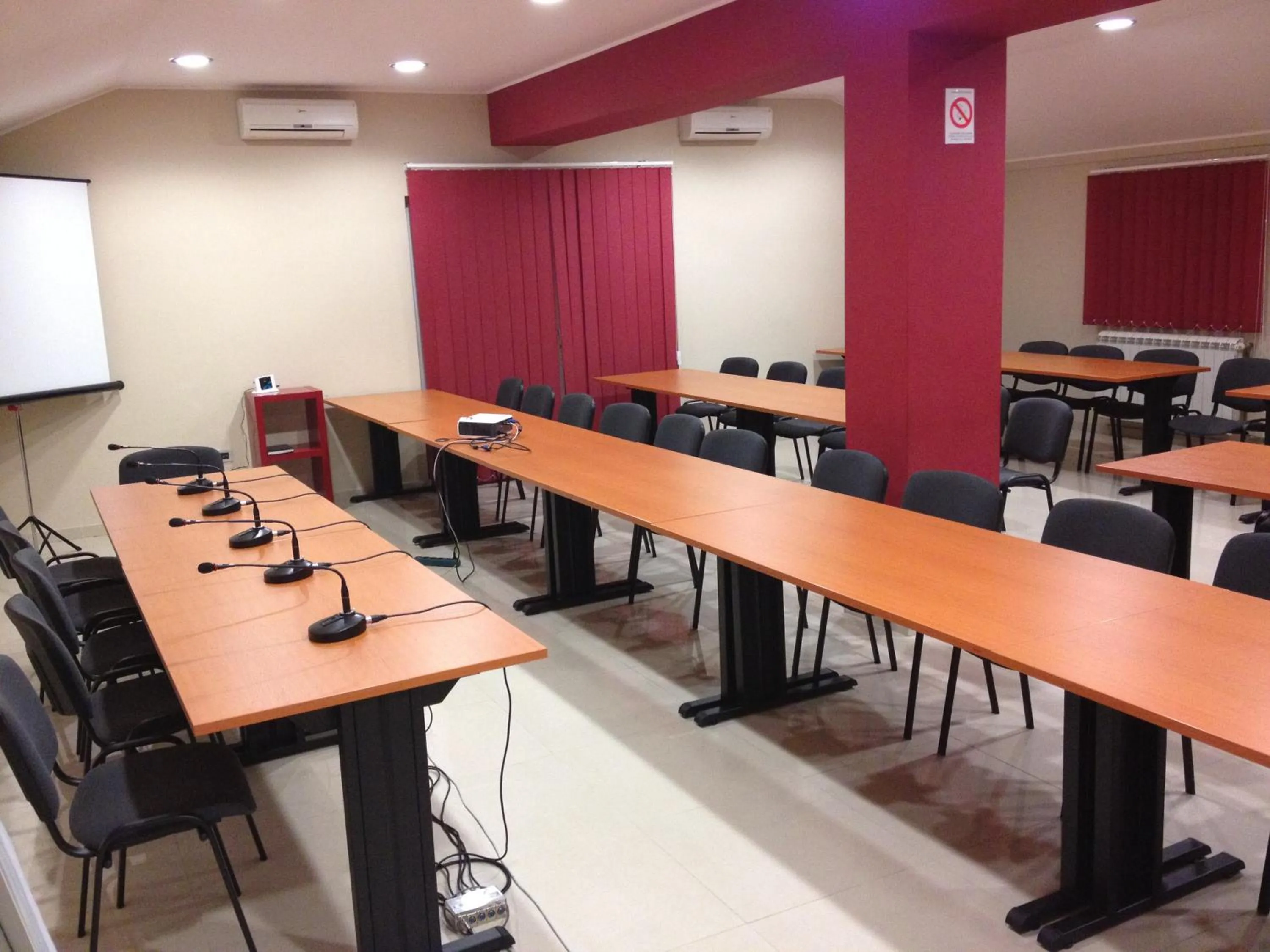 Business facilities in Hotel 1000 Ruza