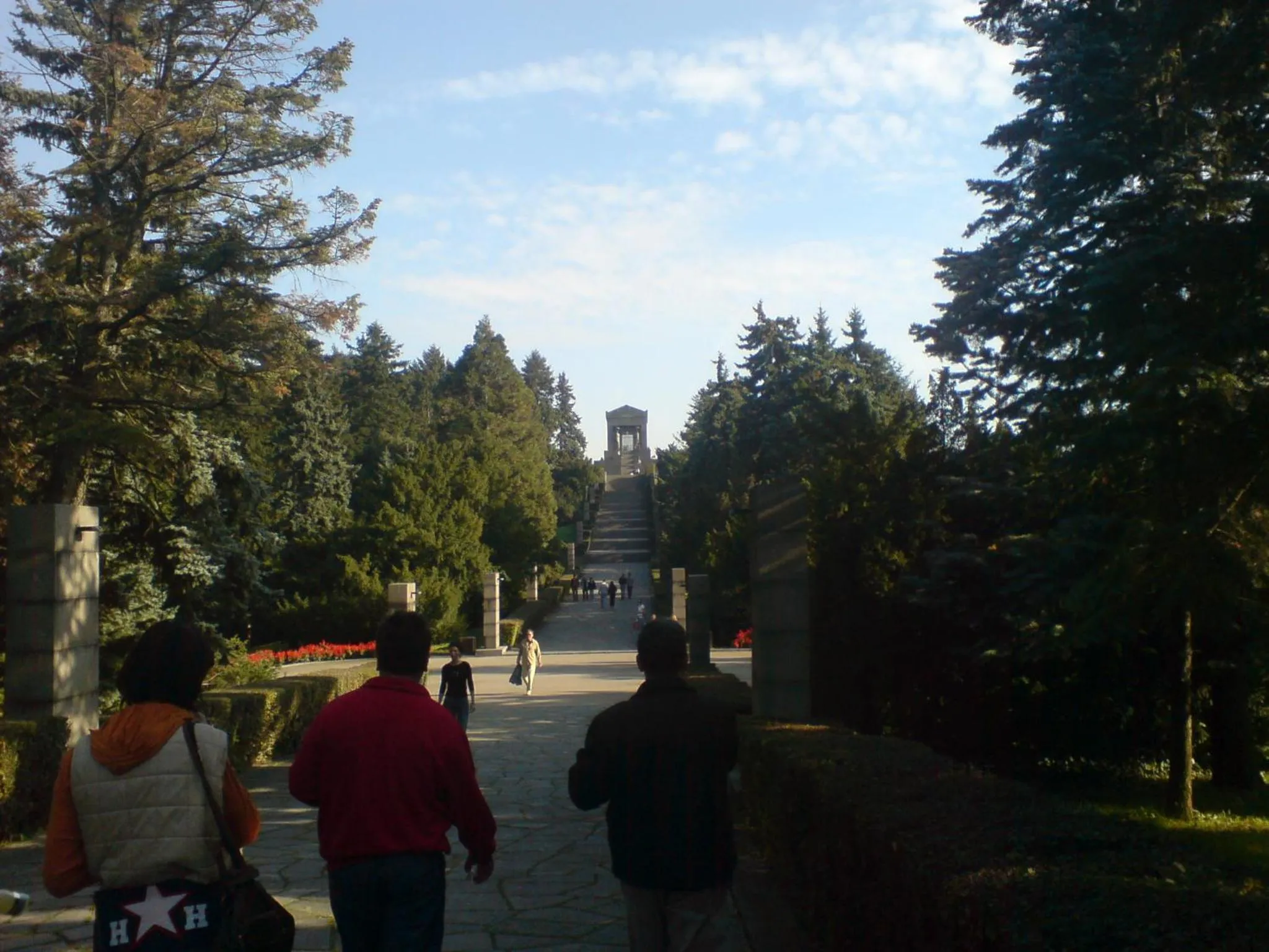 Hiking in Hotel 1000 Ruza