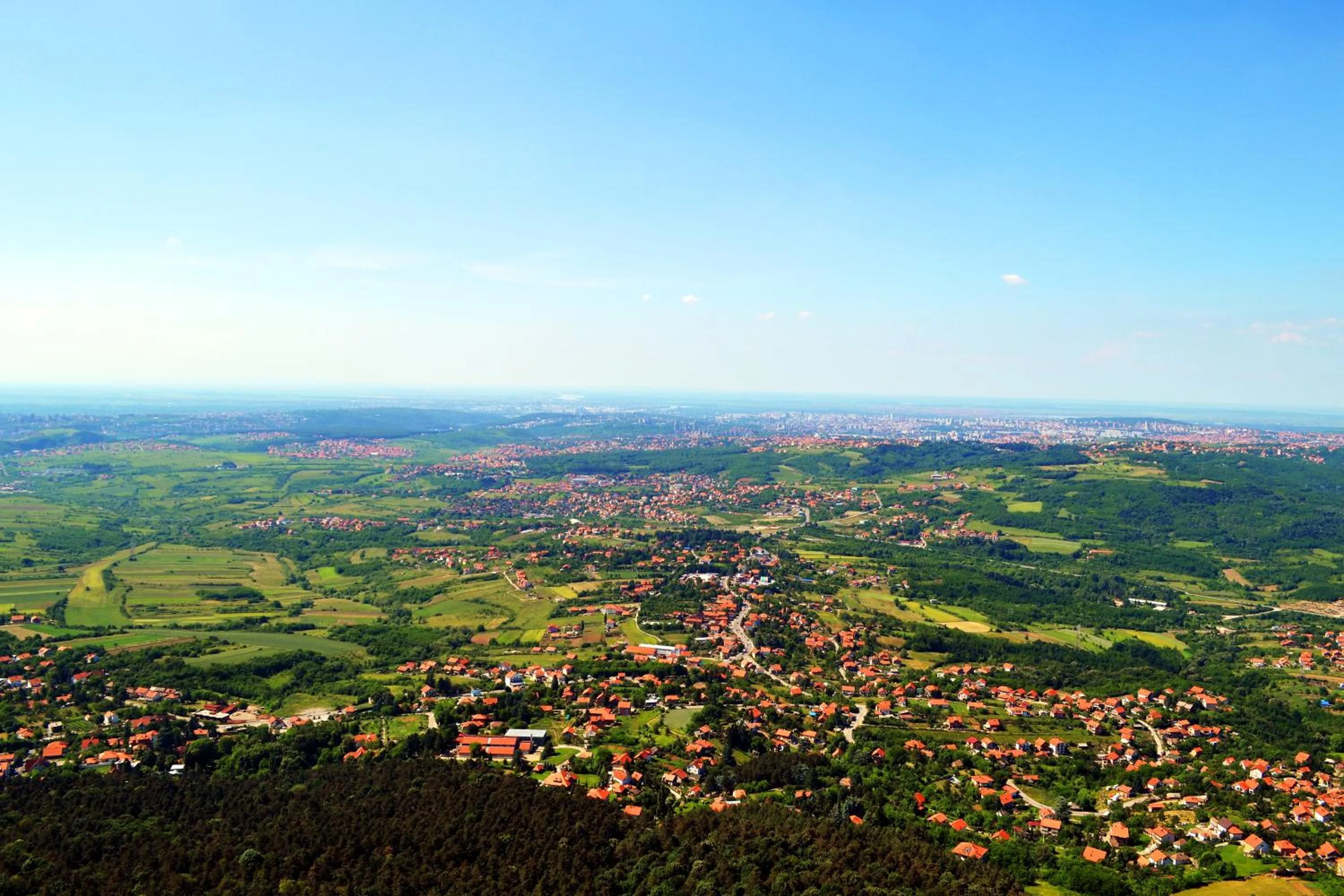Hiking in Hotel 1000 Ruza