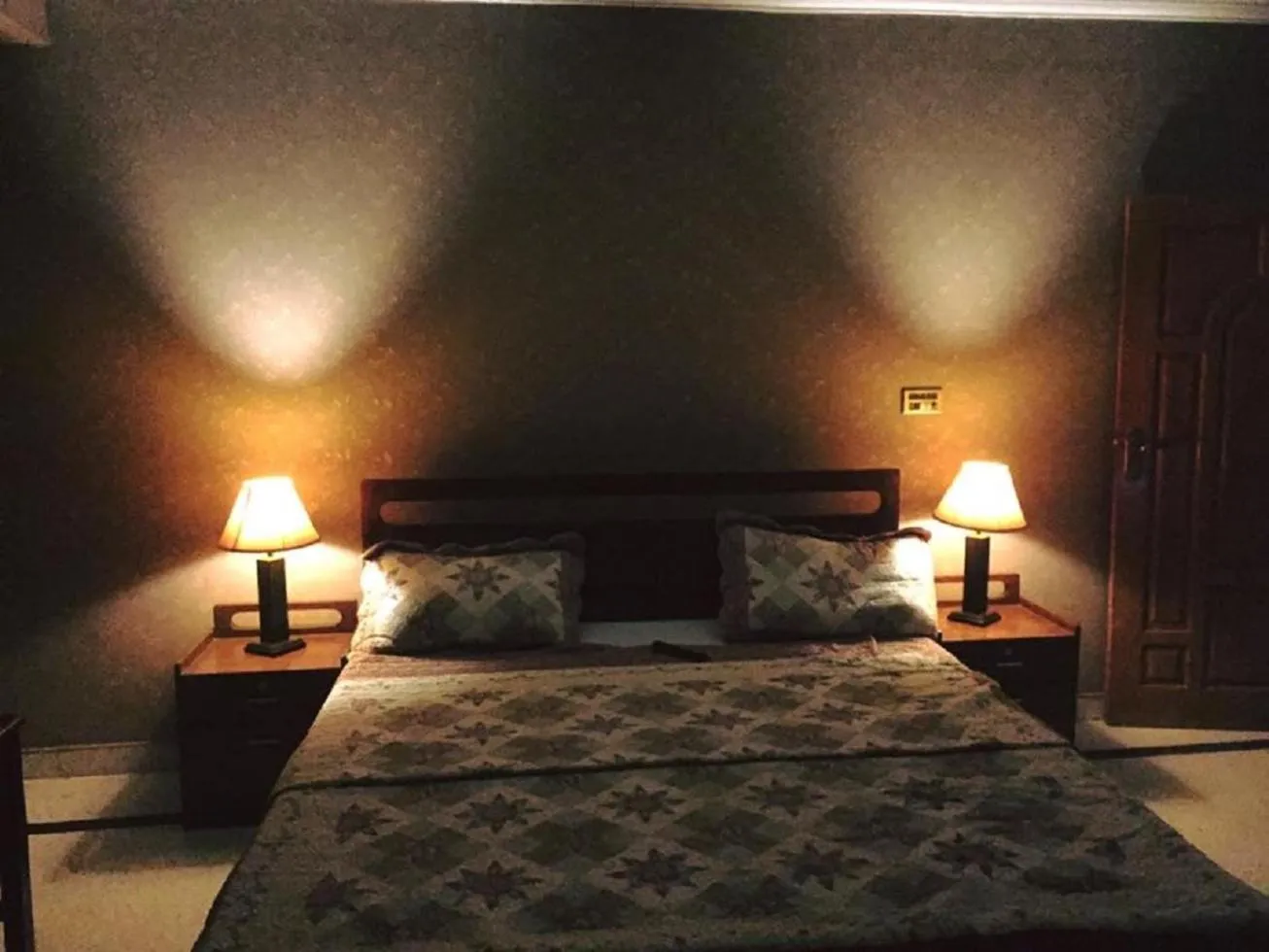 Bed in Muzaffarabad View Motel