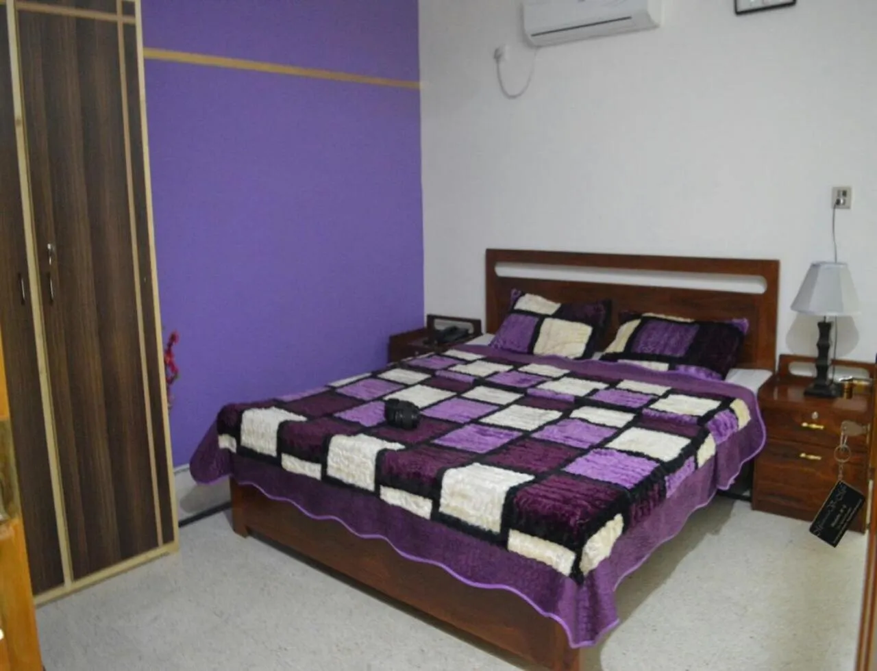 Bed in Muzaffarabad View Motel