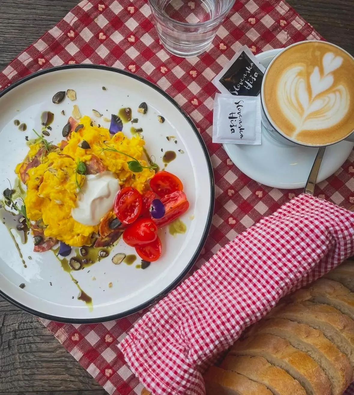 Food and drinks in Tromostovje apartments