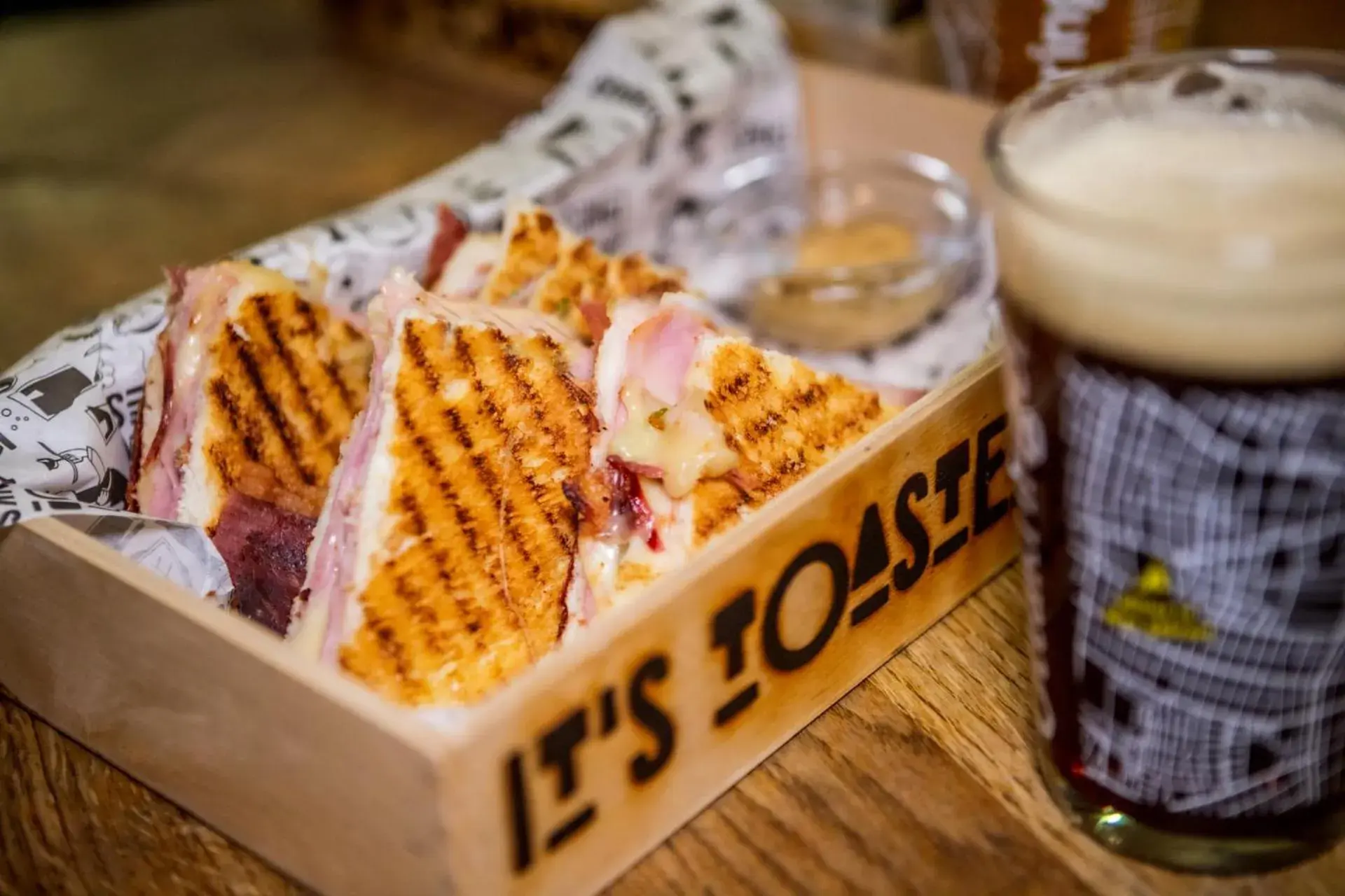 Lounge or bar in Wombat's City Hostel Vienna Naschmarkt Lounge or bar in Wombat's City Hostel Vienna Naschmarkt