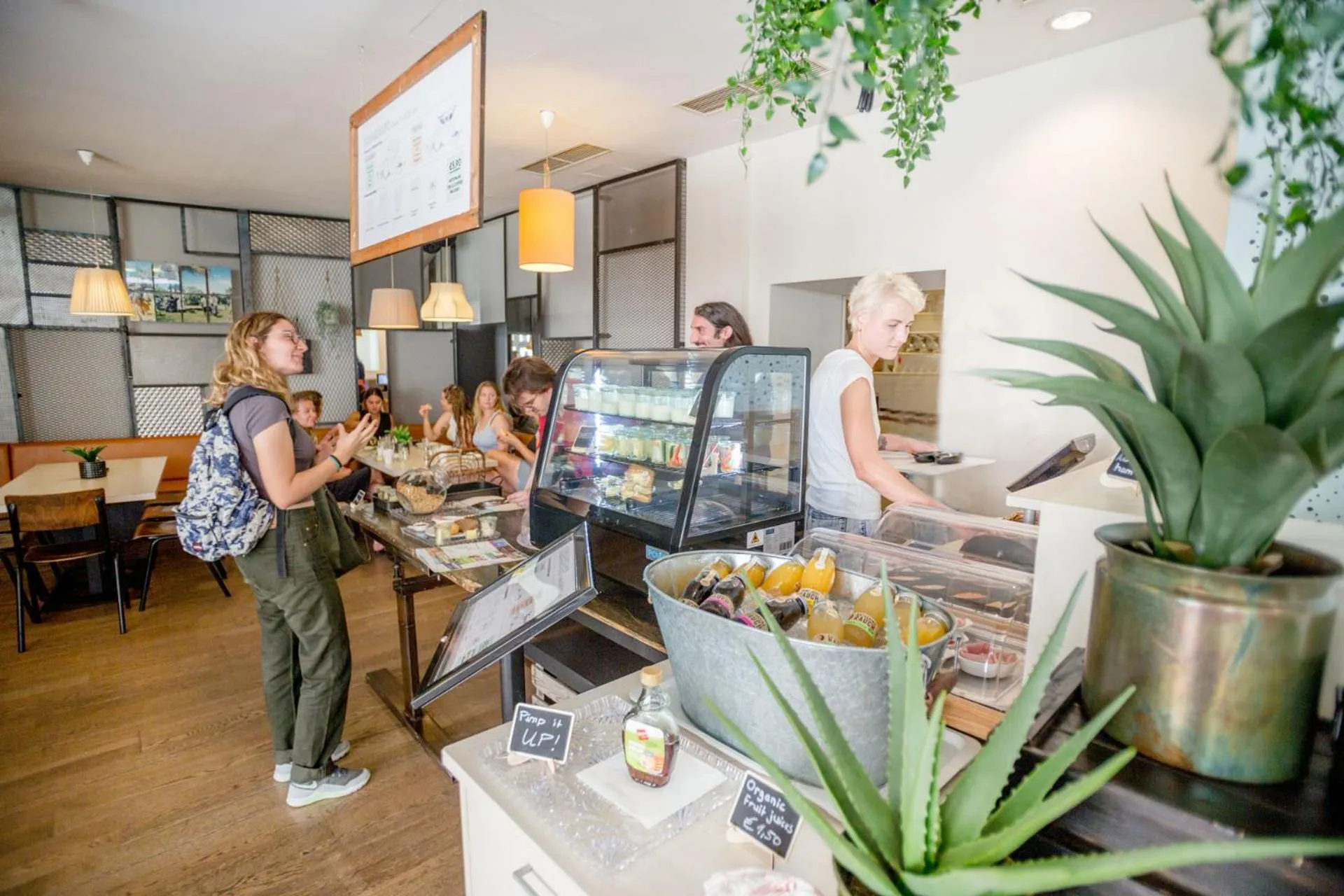 People in Wombat's City Hostel Vienna Naschmarkt