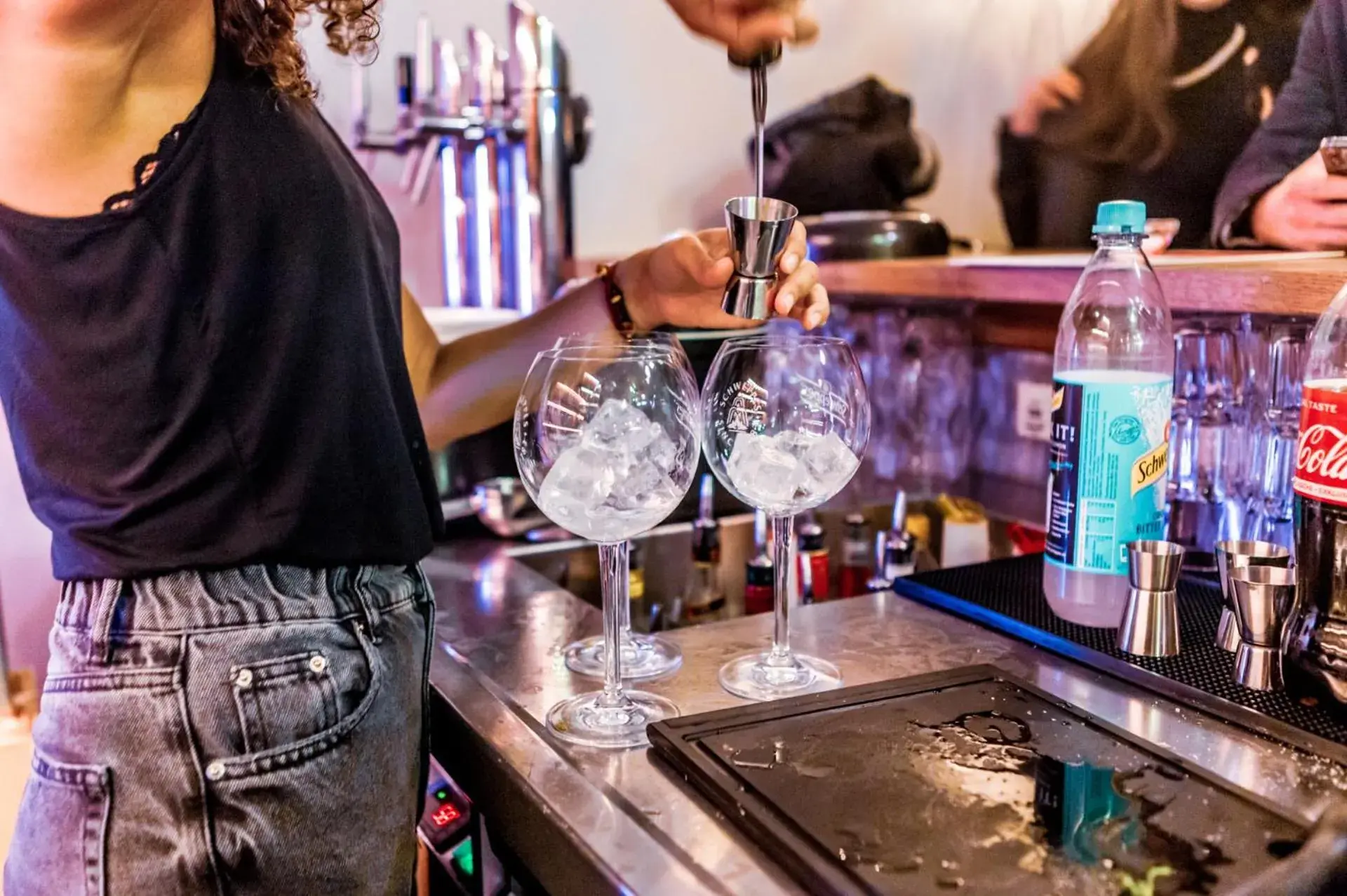 Lounge or bar in Wombat's City Hostel Vienna Naschmarkt Lounge or bar in Wombat's City Hostel Vienna Naschmarkt