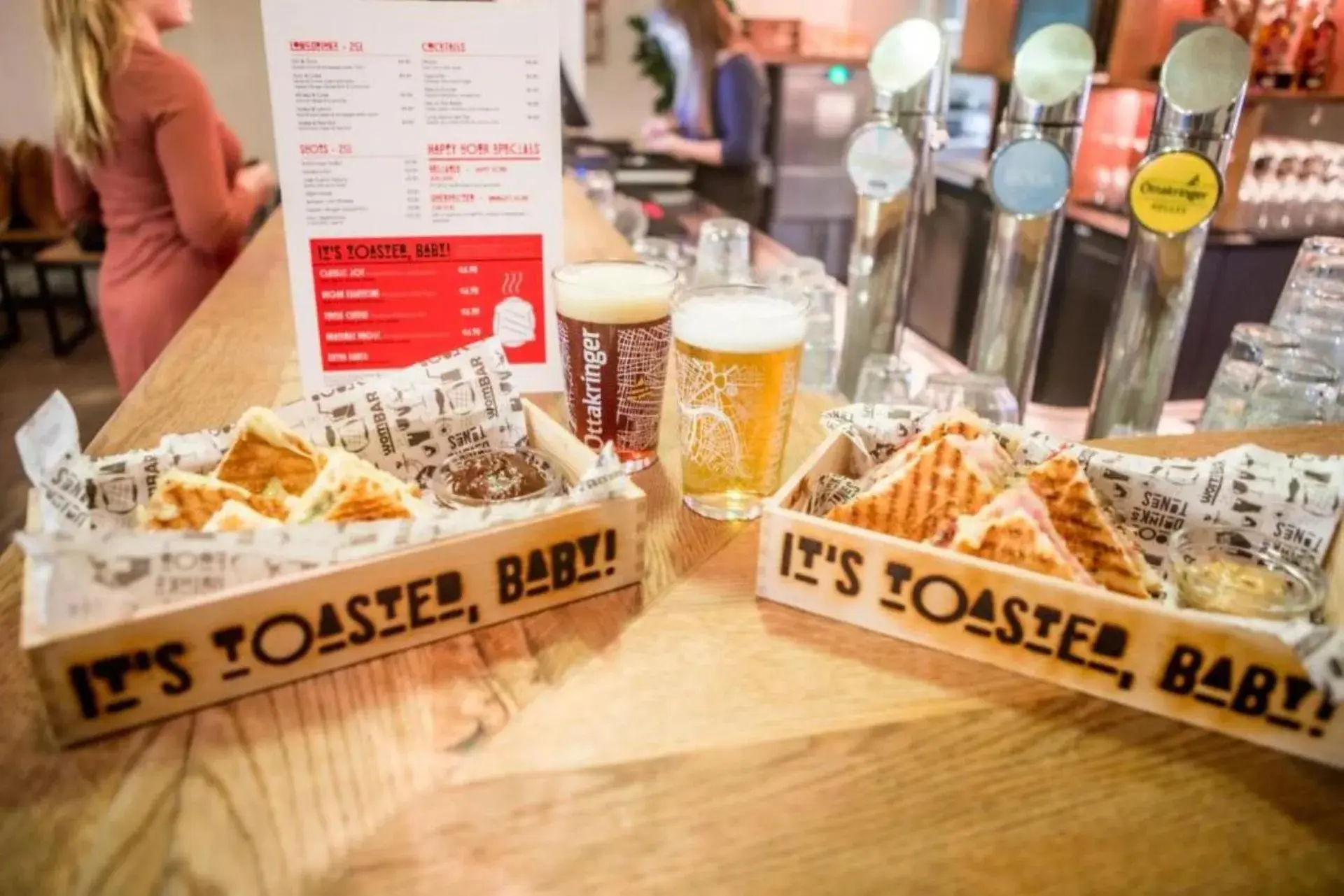 Lounge or bar in Wombat's City Hostel Vienna Naschmarkt Lounge or bar in Wombat's City Hostel Vienna Naschmarkt