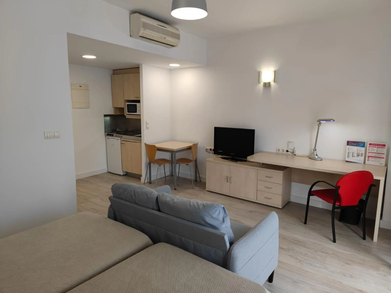 TV and multimedia in Residencia Universitaria Resa Giner de Los Ríos