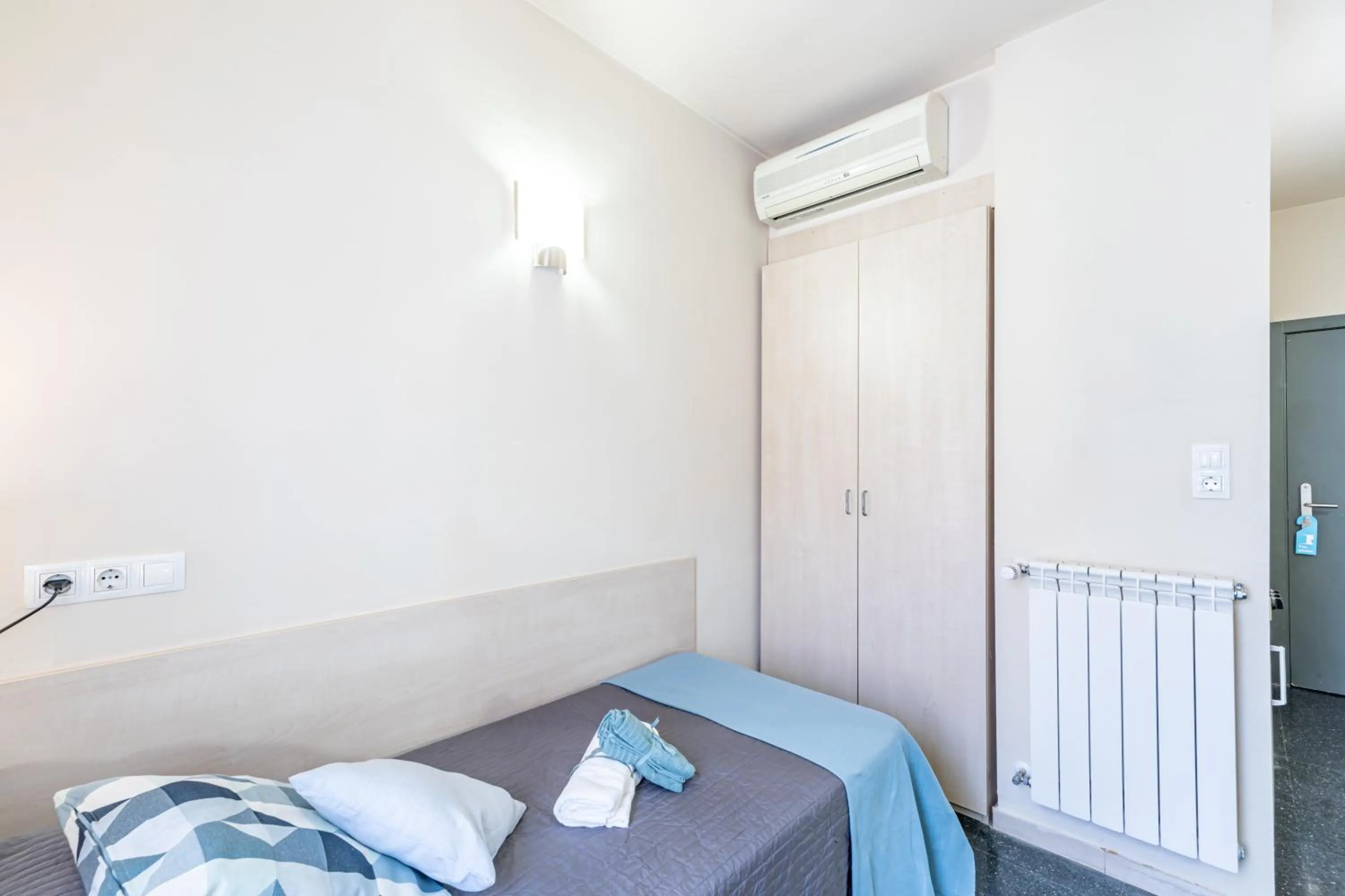 Bed in Residencia Universitaria Resa Giner de Los Ríos