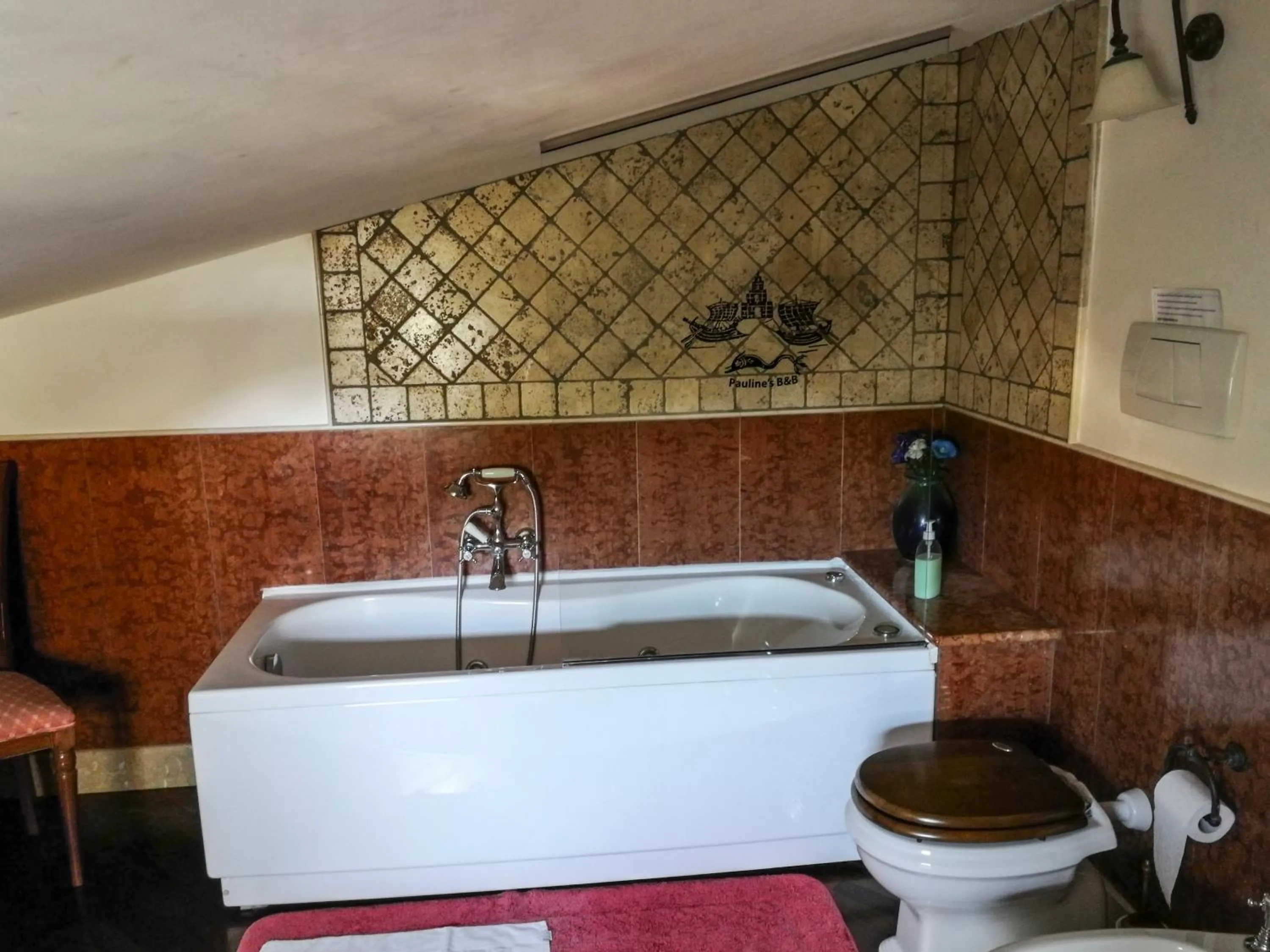 Bathroom in Paoline's suite in villa