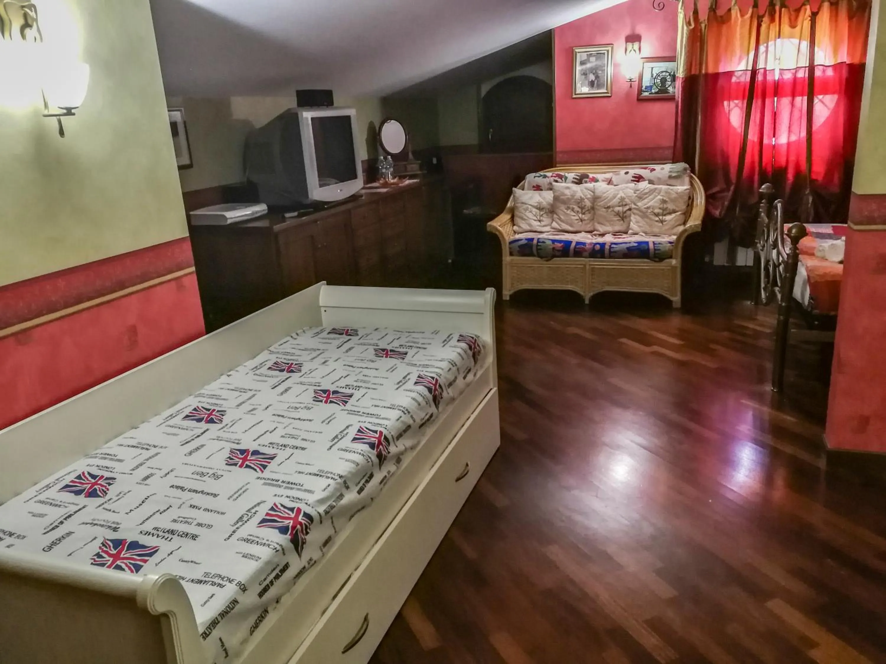 Bed in Paoline's suite in villa