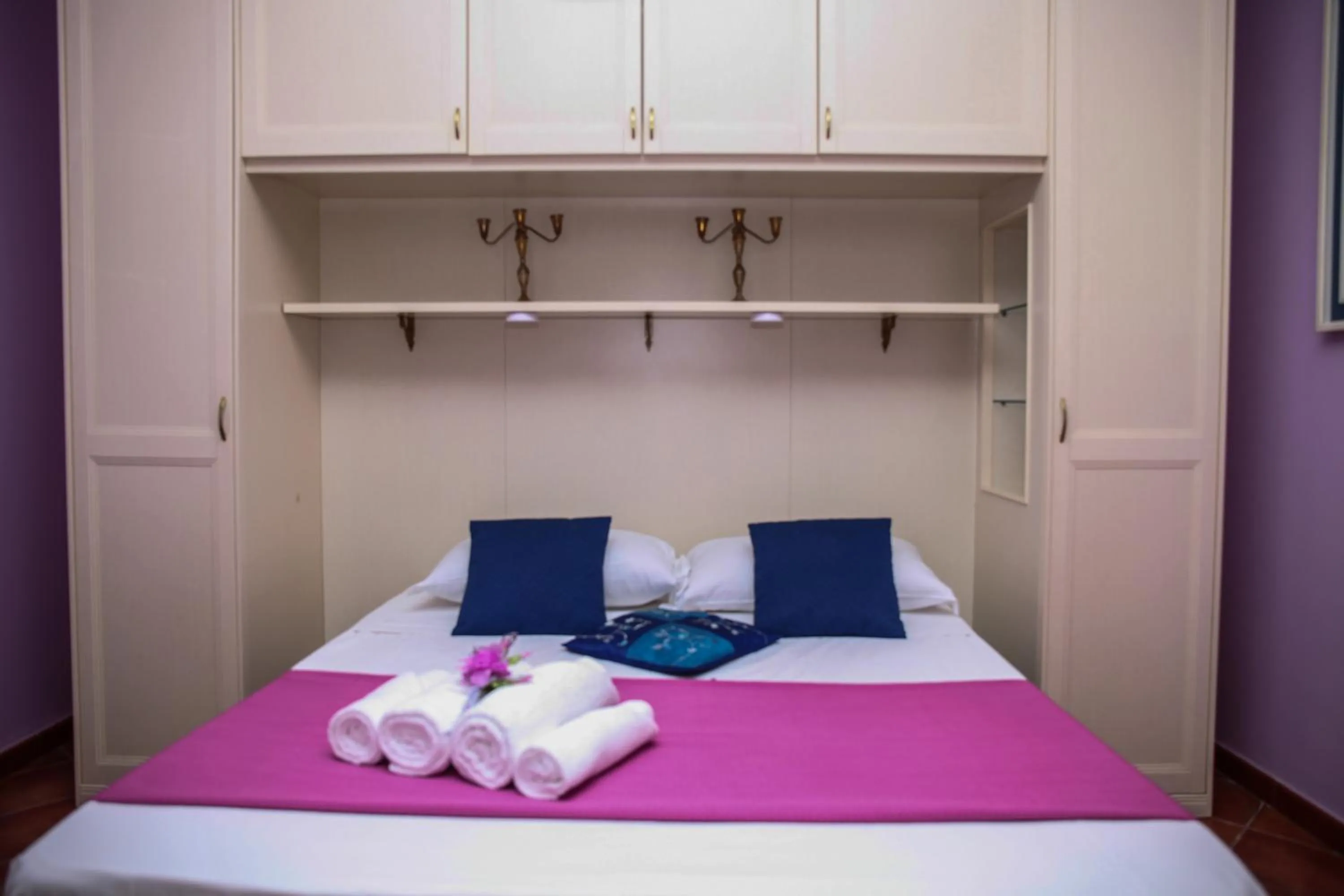 Bedroom, Bed in Paoline's suite in villa